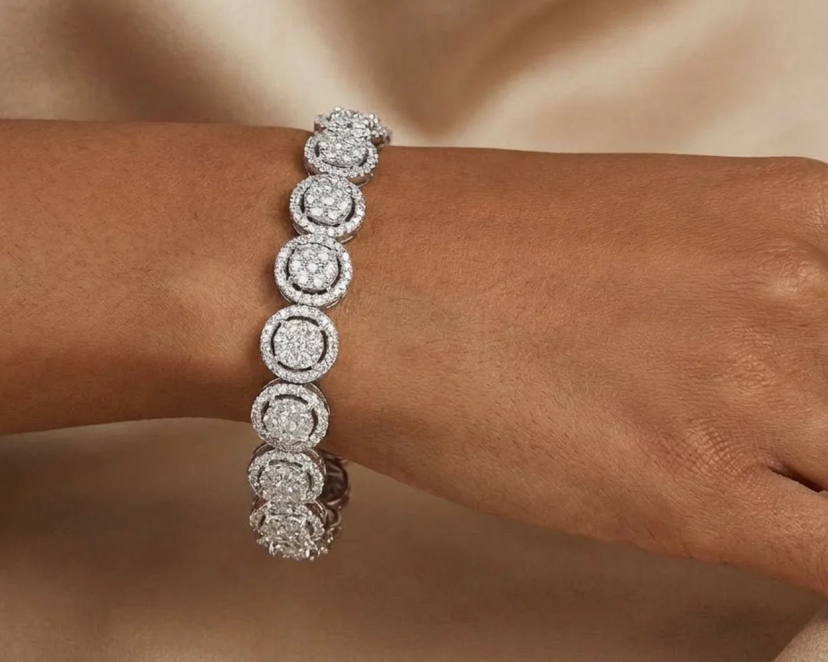 10k Gold Diamond Bracelet with Cushion-Style Round-Cut Cluster Design 5.00ct – view 2