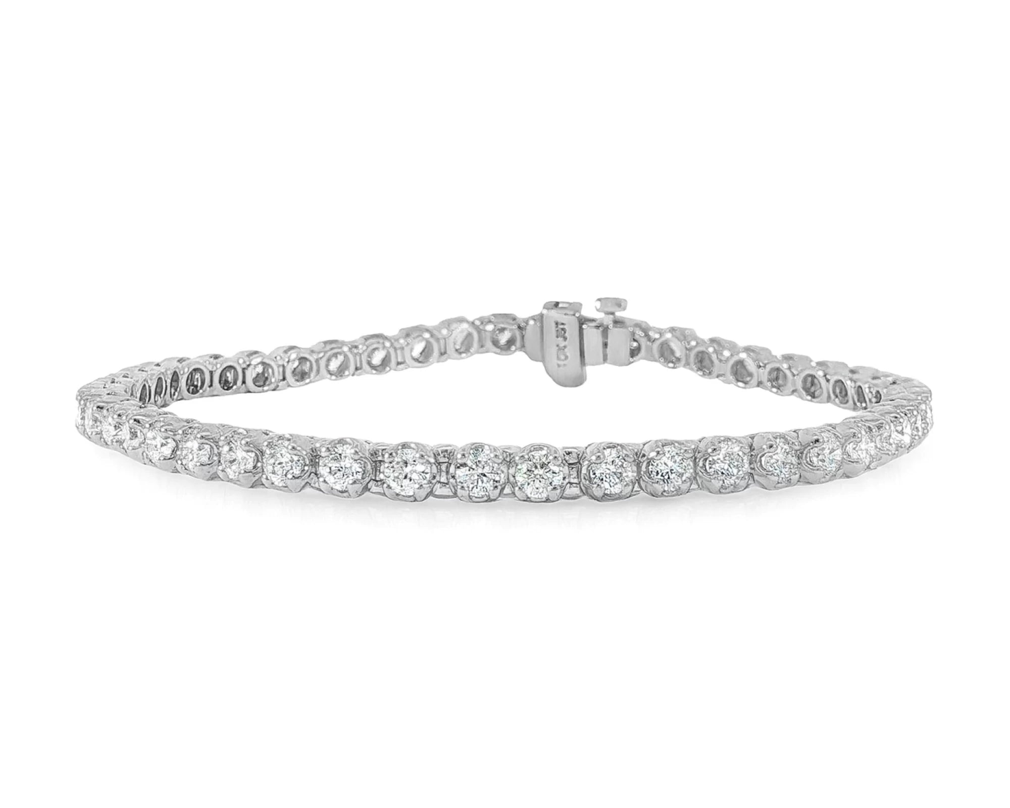 10k Gold Diamond Tennis Bracelet with Round-Cut Design 7ct – lifestyle 4519