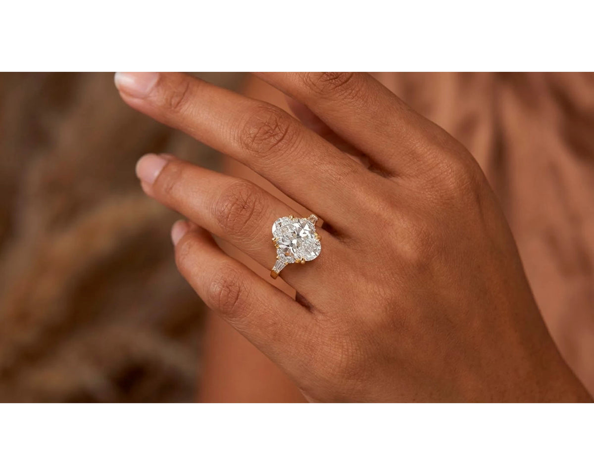 14k Gold Diamond Ring with Oval Center & Three-Stone Design 4.68ct – view 2