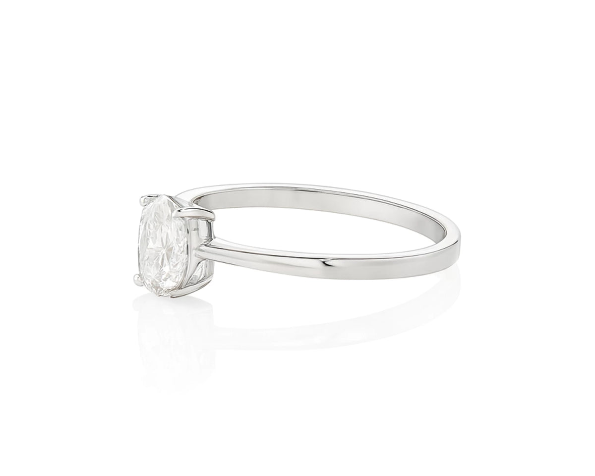14k Gold Diamond Solitaire Ring with Oval-Cut Center Stone 0.60ct – lifestyle 1720