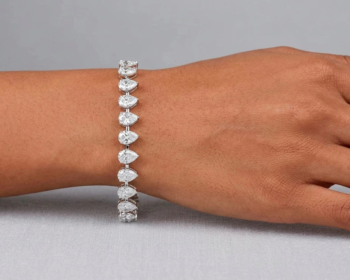 14k Gold Diamond Tennis Bracelet with Pear-Shape Diamond Links 13.71ct – view 2
