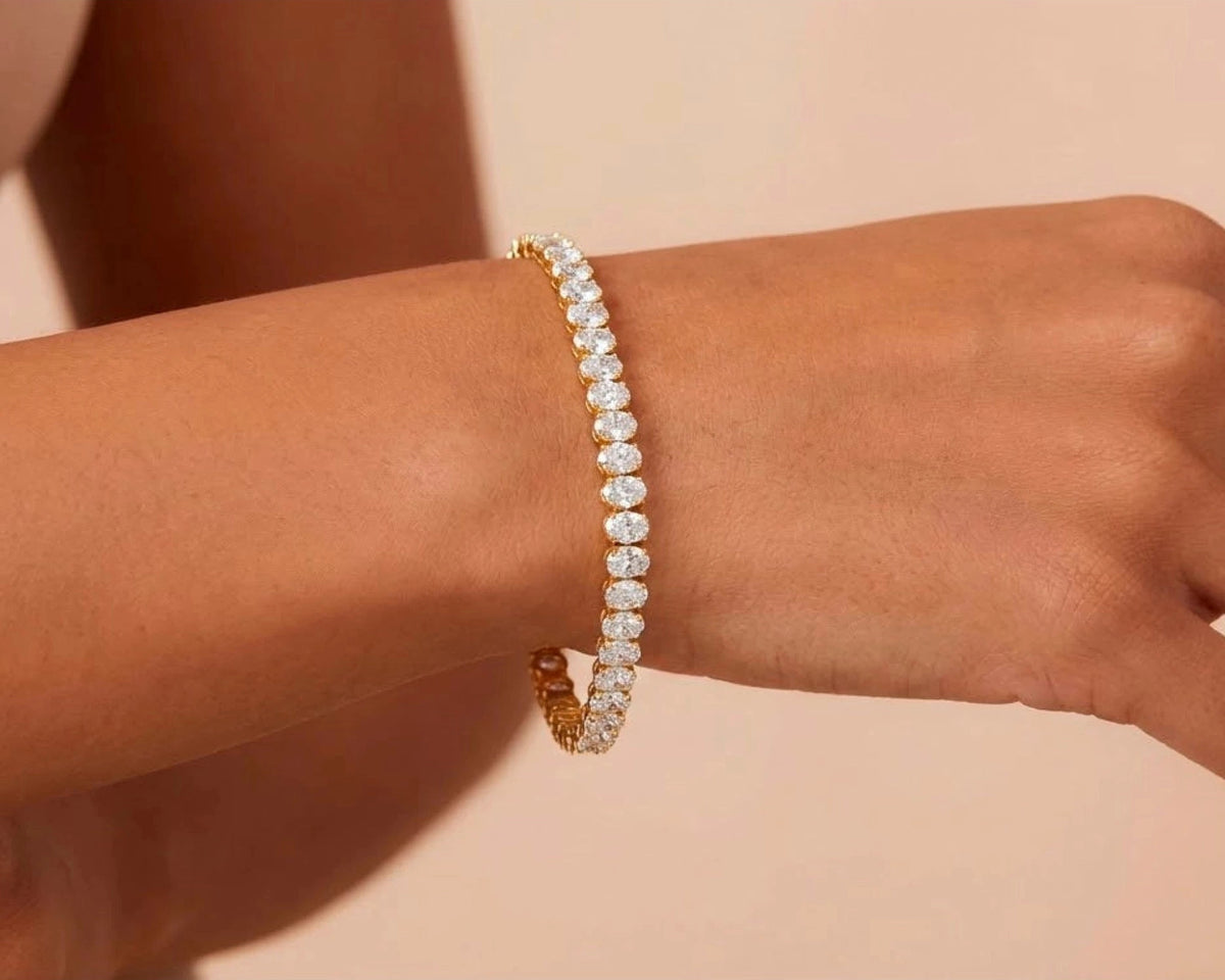 14k Gold Diamond Tennis Bracelet with Round-Cut Design 6.5ct – front view