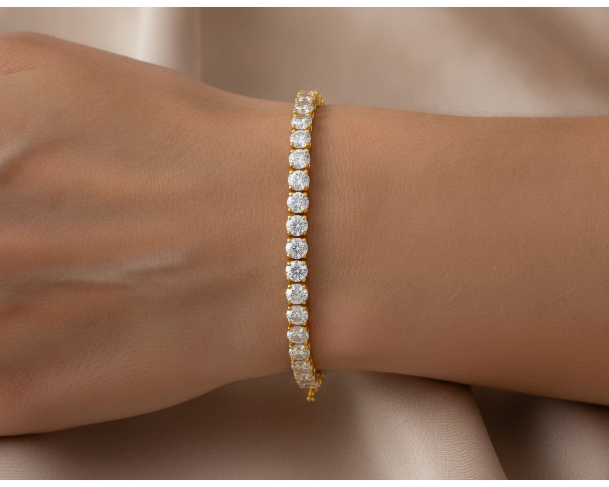 14k Gold Lab-Grown Diamond Tennis Bracelet with Round-Cut Design 12.84ct – lifestyle 4567