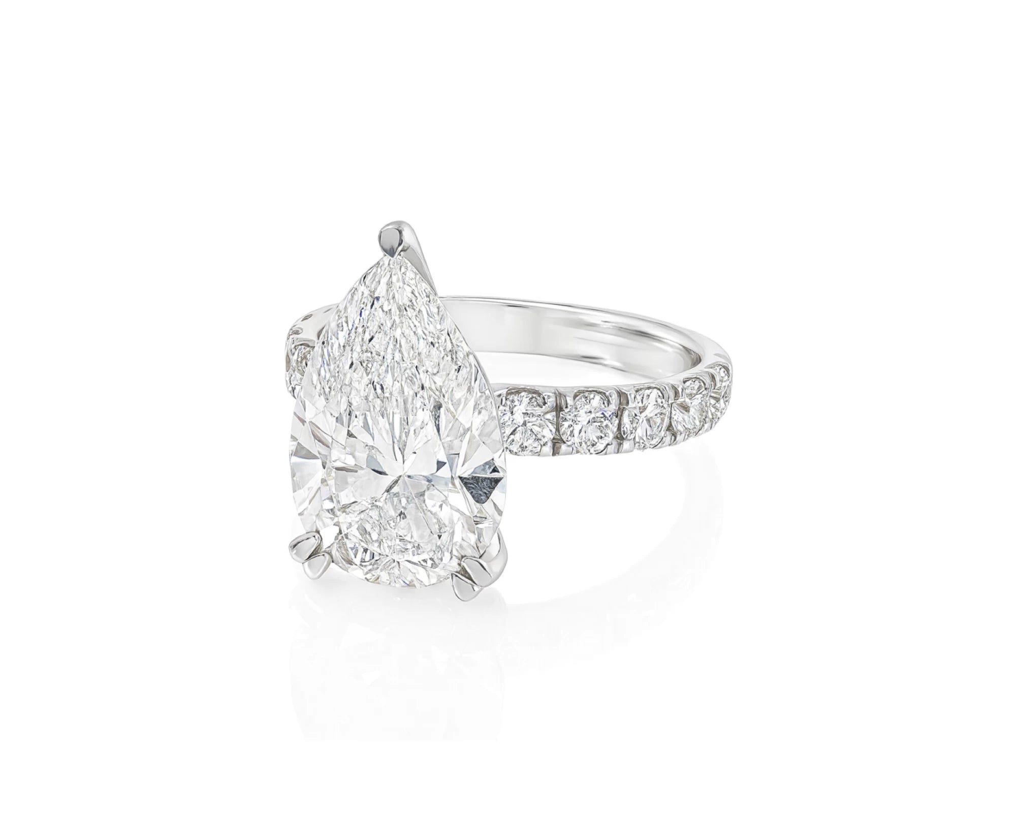 14k Pear Cut Micropavé Engagement Ring 5.02 CT – lifestyle 2587