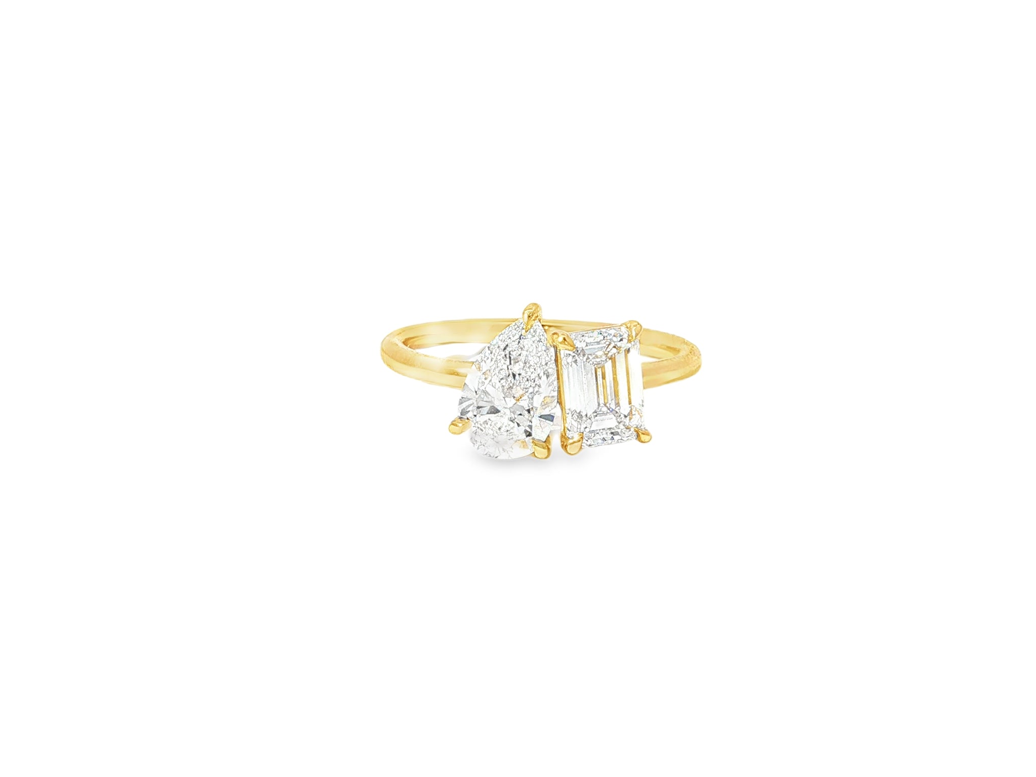 14k Gold Diamond Ring with Pear & Emerald-Cut Duo Design 2.00ct