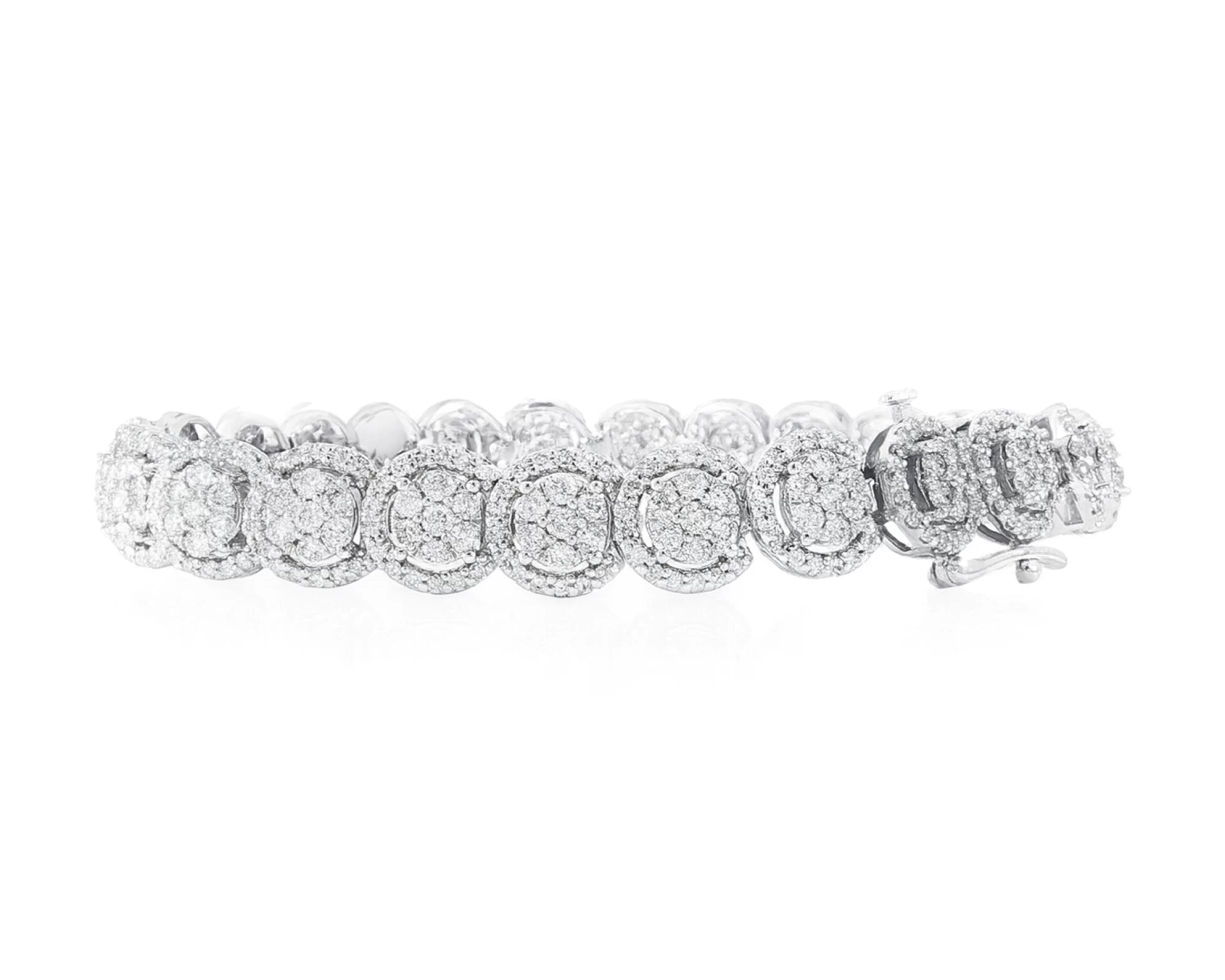 10k Gold Diamond Bracelet with Cushion-Style Round-Cut Cluster Design 5.00ct – lifestyle 4590