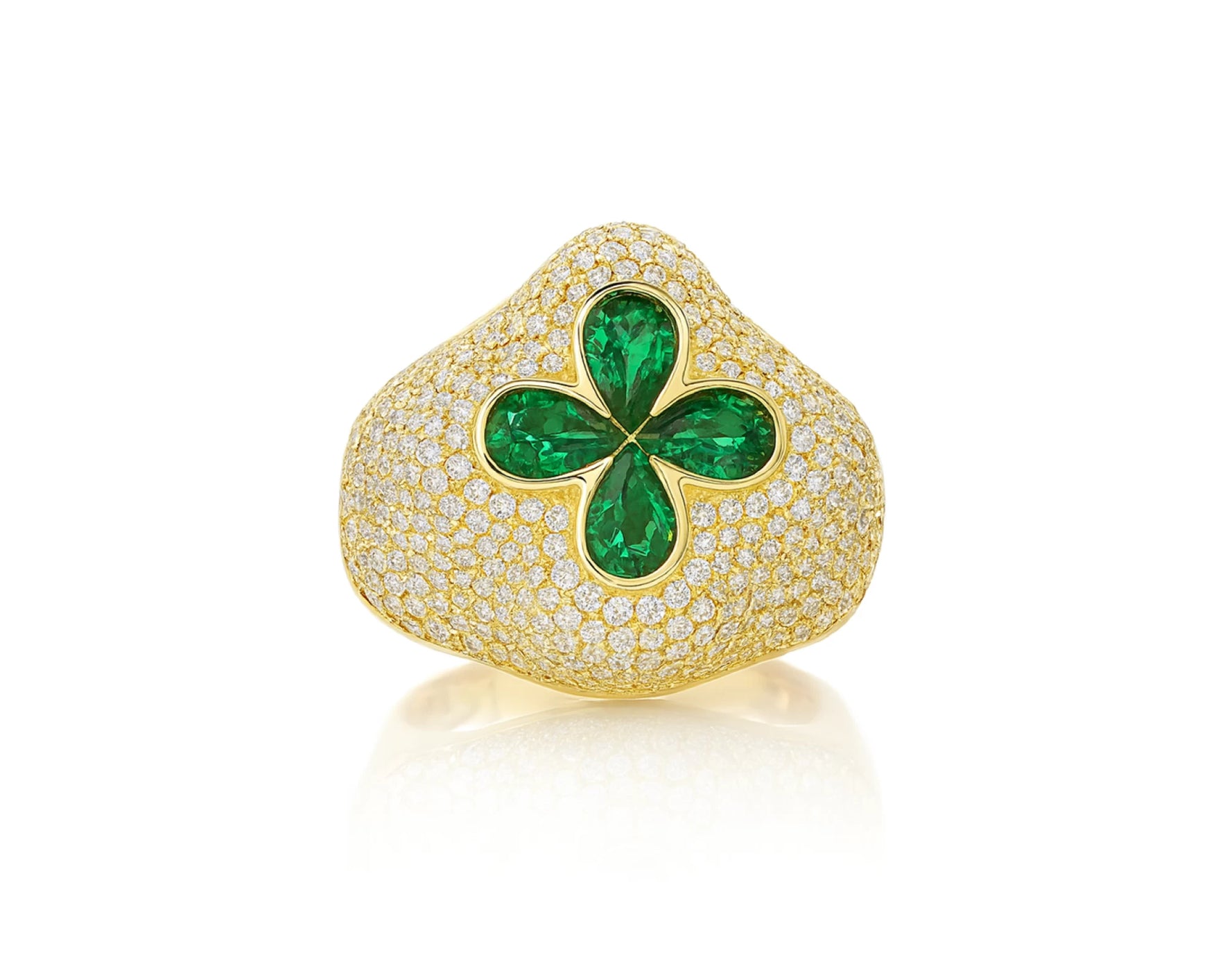 10k Gold Diamond Clover Ring with Pavé Design 2.15 CT – lifestyle 2743