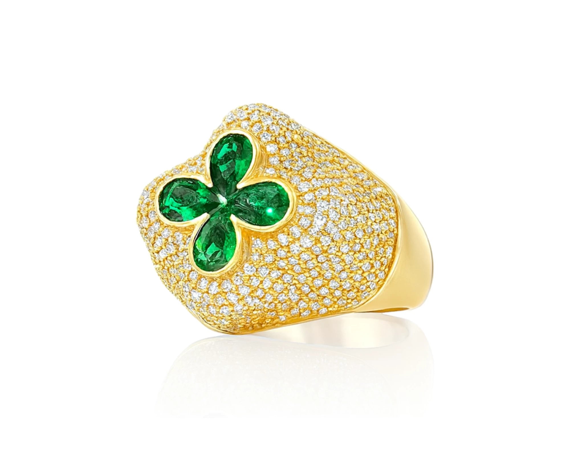 10k Gold Diamond Clover Ring with Pavé Design 2.15 CT – lifestyle 2745