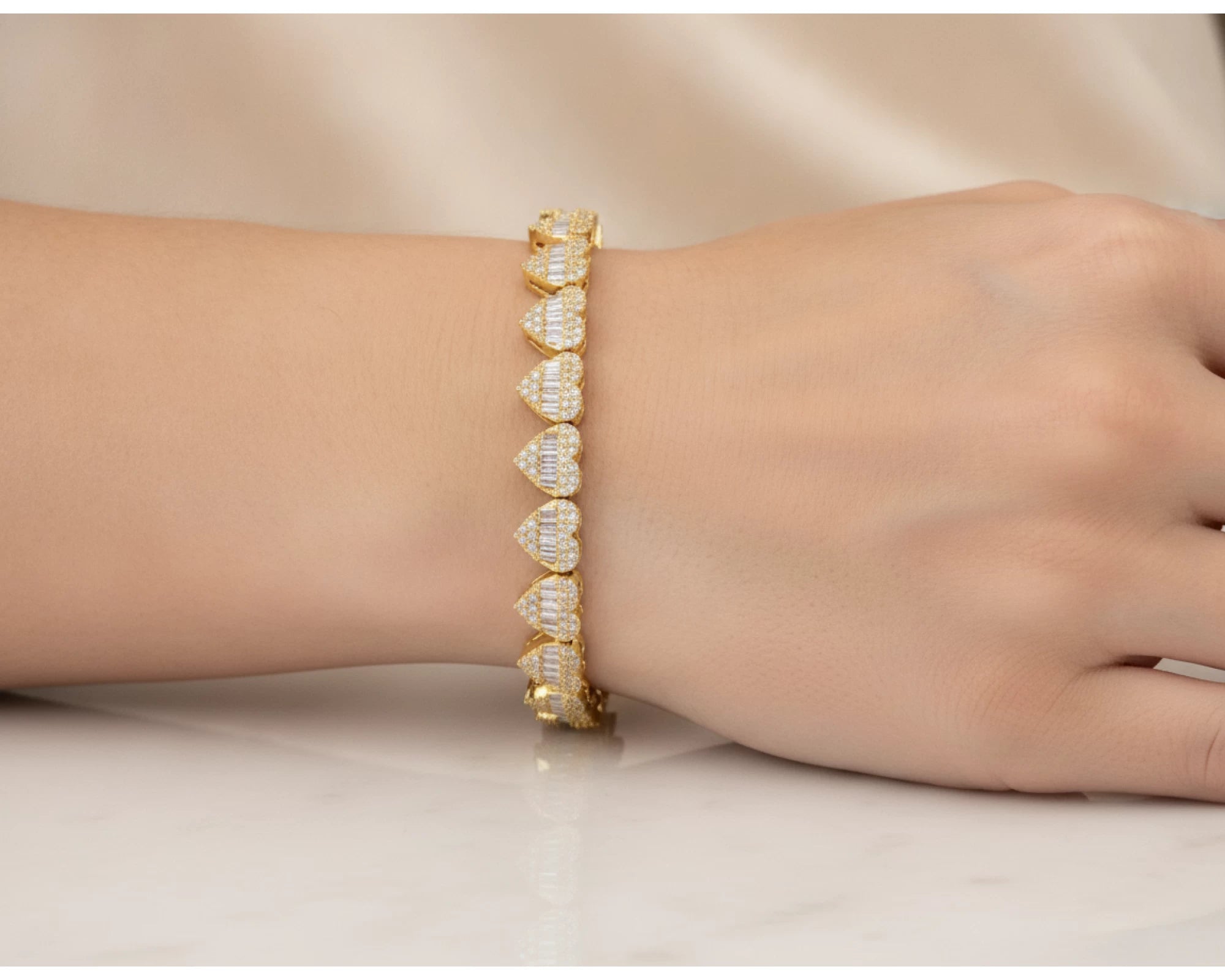 10k Gold Heart-Link Diamond Bracelet with Baguette & Round Diamonds 1.91ct – lifestyle 4695