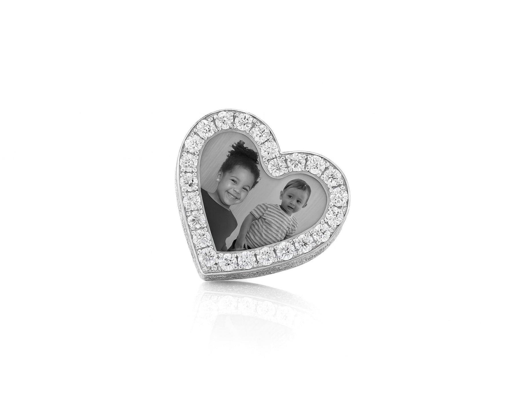 10k Gold Heart Memory Photo Ring with Round Diamonds 4.3 ct – lifestyle 1286