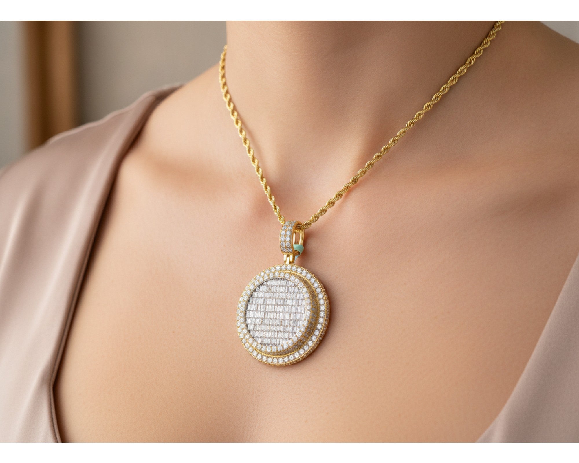 10K Gold Natural Diamond Round Pendant Halo Design 5.25 CT – lifestyle 117