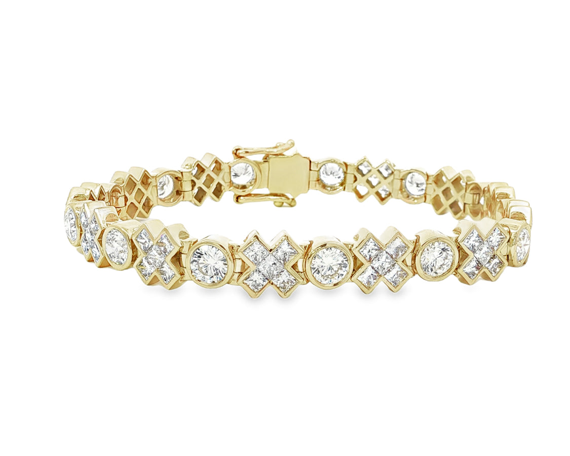 10k Gold Diamond Bracelet with Round & Princess-Cut Link Design 12.1 CT