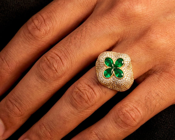 10k Gold Diamond Clover Ring with Pavé Design 2.15 CT