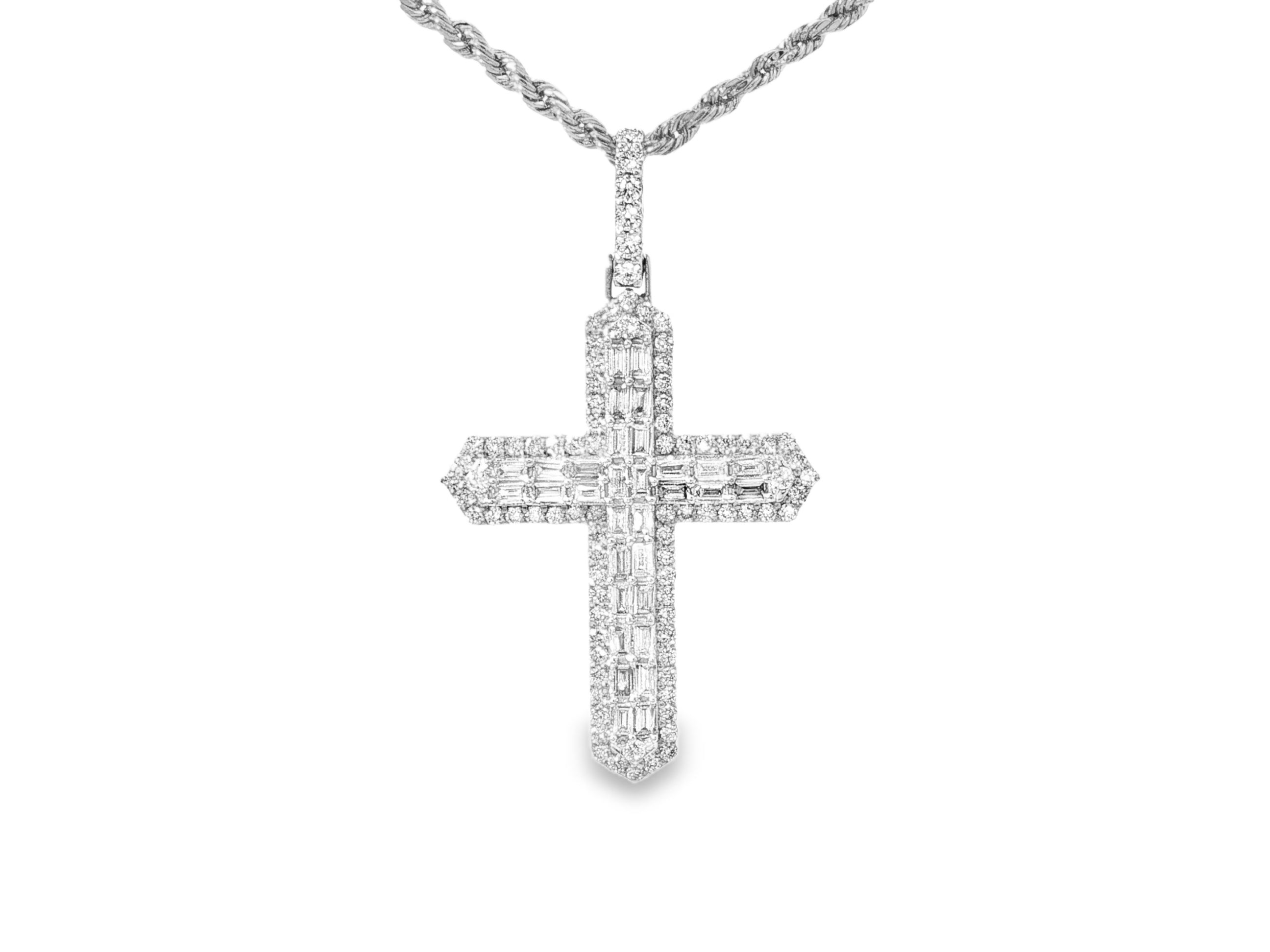10k Gold Diamond Cross Pendant with Baguette & Round Design 1.75ct