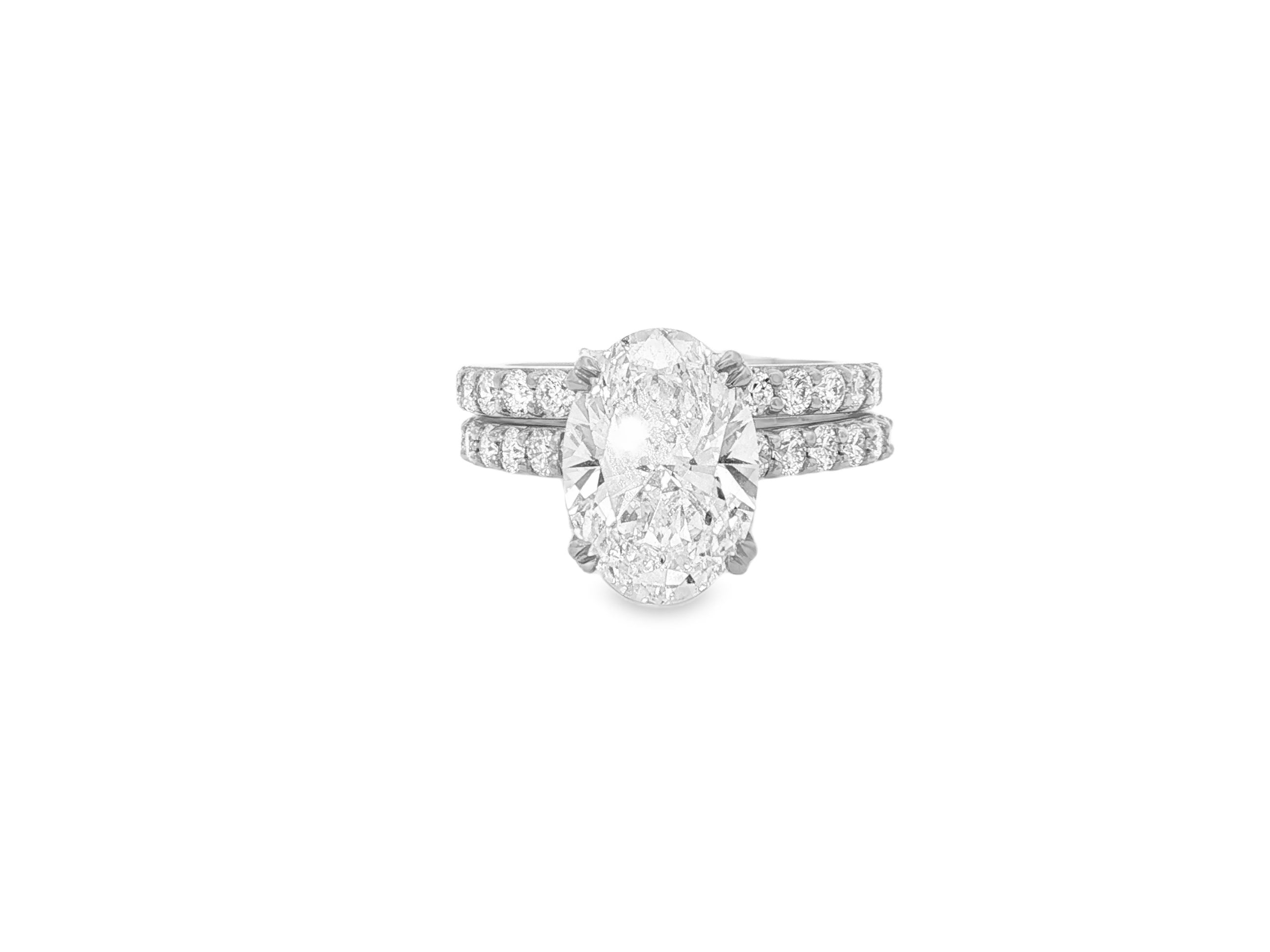14K Oval Cut Pavé Diamond Engagement Ring Set 5.30 CT