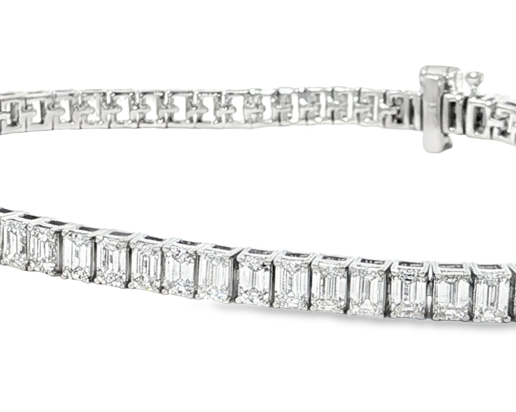 14K Gold Diamond Tennis Bracelet with Emerald-Cut Design 6.04ct