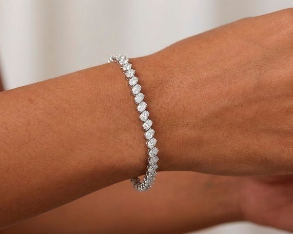 14K Gold Diamond Tennis Bracelet with Oval-Cut Design 5.3ct
