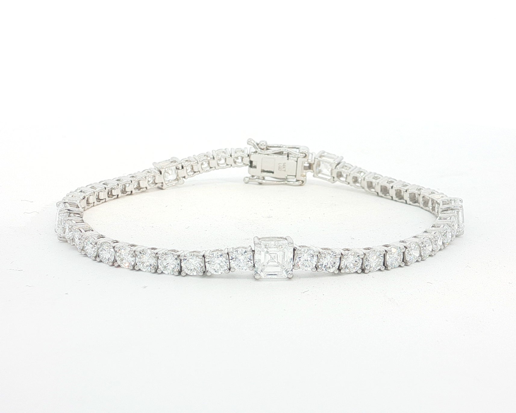 14K Round Cut Tennis Bracelet with Center Stone 11.48ct