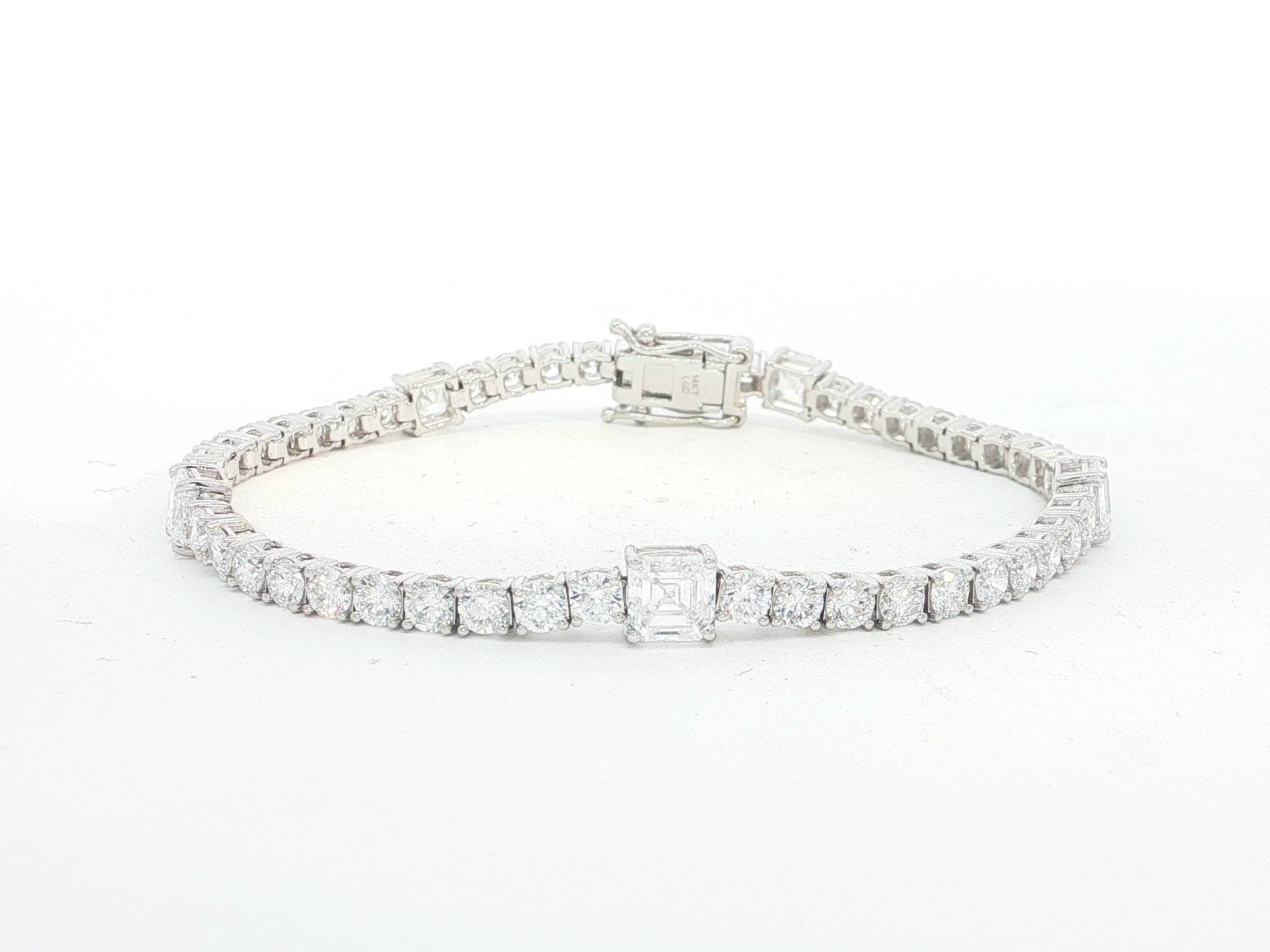 14K Round Cut Tennis Bracelet with Center Stone 11.48ct