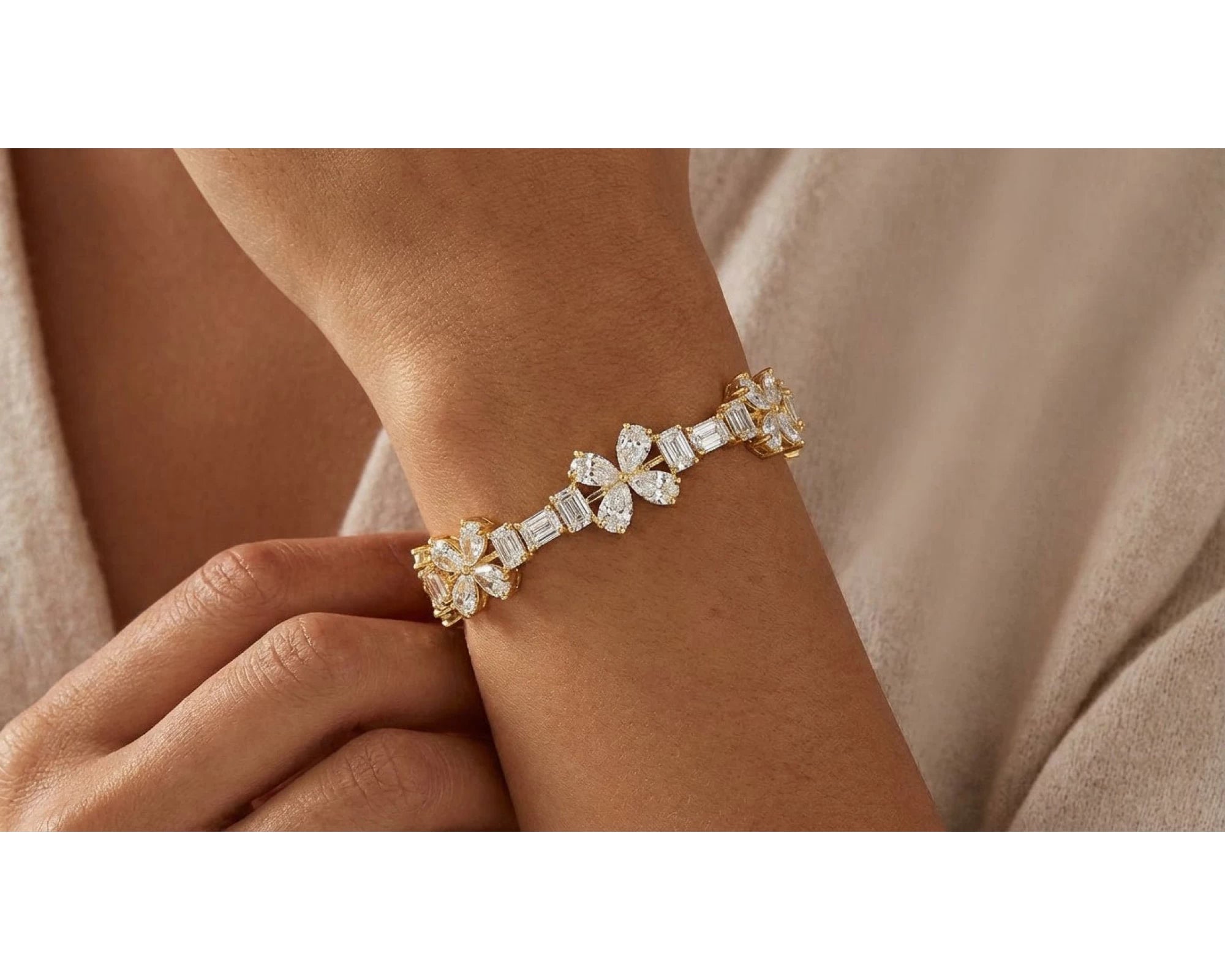 14k Gold Diamond Bracelet with Floral & Emerald-Cut Accents 15.6ct – view 2