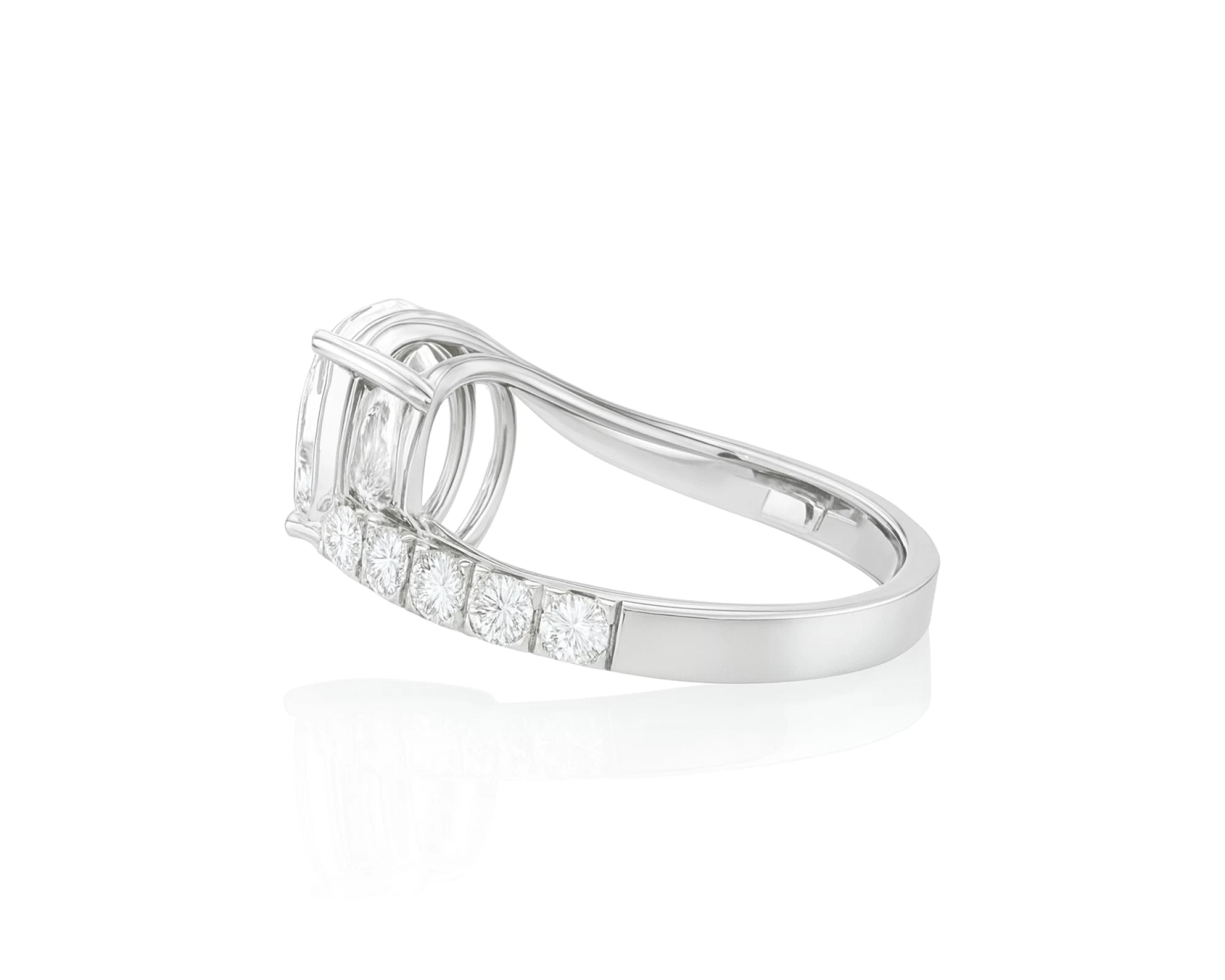 14k Gold Diamond Engagement Ring Oval-Cut Center & Twisted Pavé Band 2.60ct – lifestyle 2018