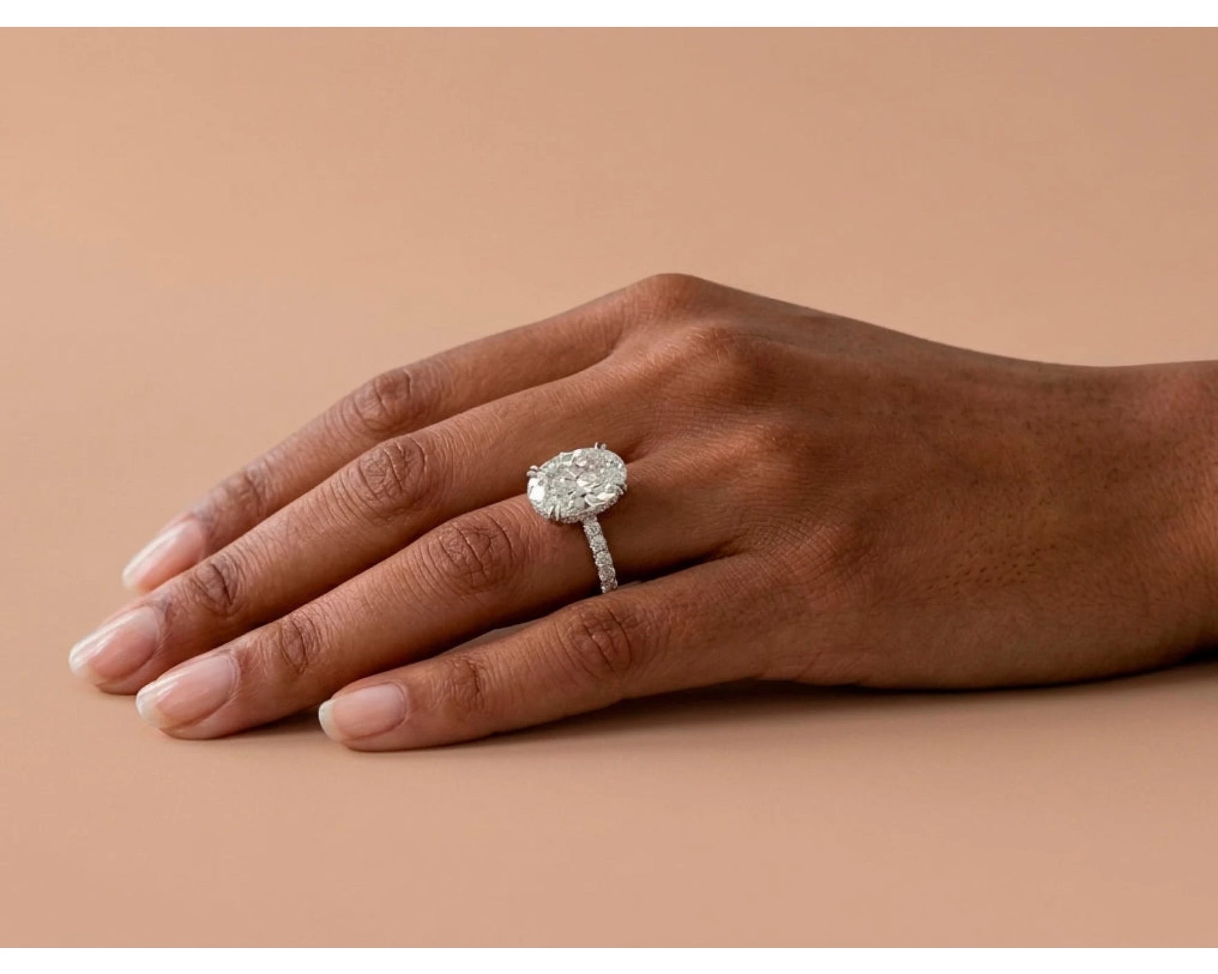14k Gold Diamond Oval-Cut Solitaire Ring with Pavé Band 9.13 CT – view 2