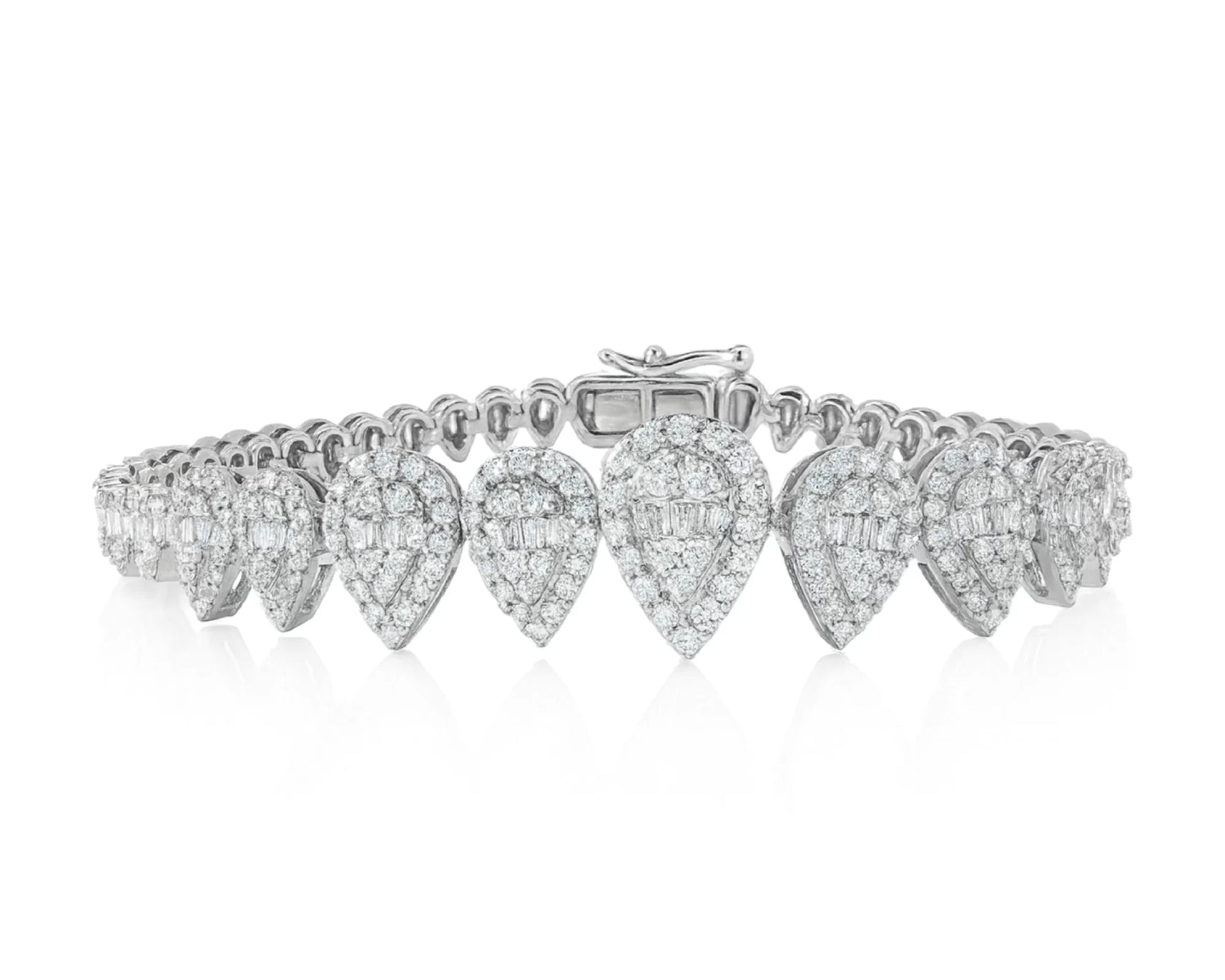 14k Gold Diamond Pear Bracelet with Elegant Design 3.25ct – lifestyle 4557