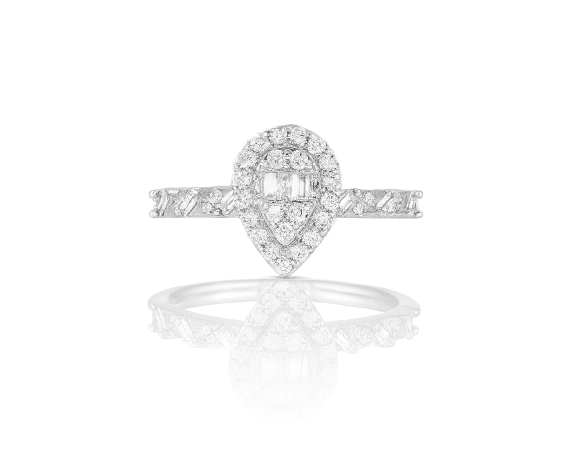 14k Gold Diamond Pear-Shaped Halo Ring with Baguette Center 0.60ct – lifestyle 1032