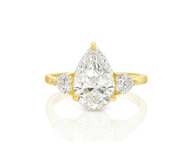 14k Gold Diamond Ring with Pear-Shaped Center & Side Accents 2.95ct