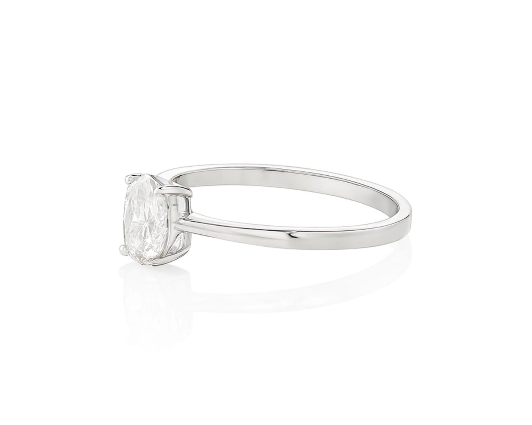 14k Gold Diamond Solitaire Ring with Oval-Cut Center Stone 0.60ct – lifestyle 1720