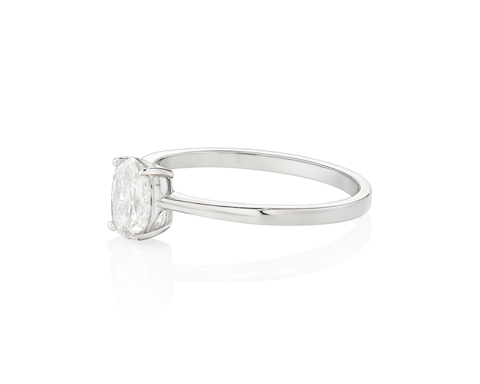 14k Gold Diamond Solitaire Ring with Oval-Cut Center Stone 0.60ct – lifestyle 1720