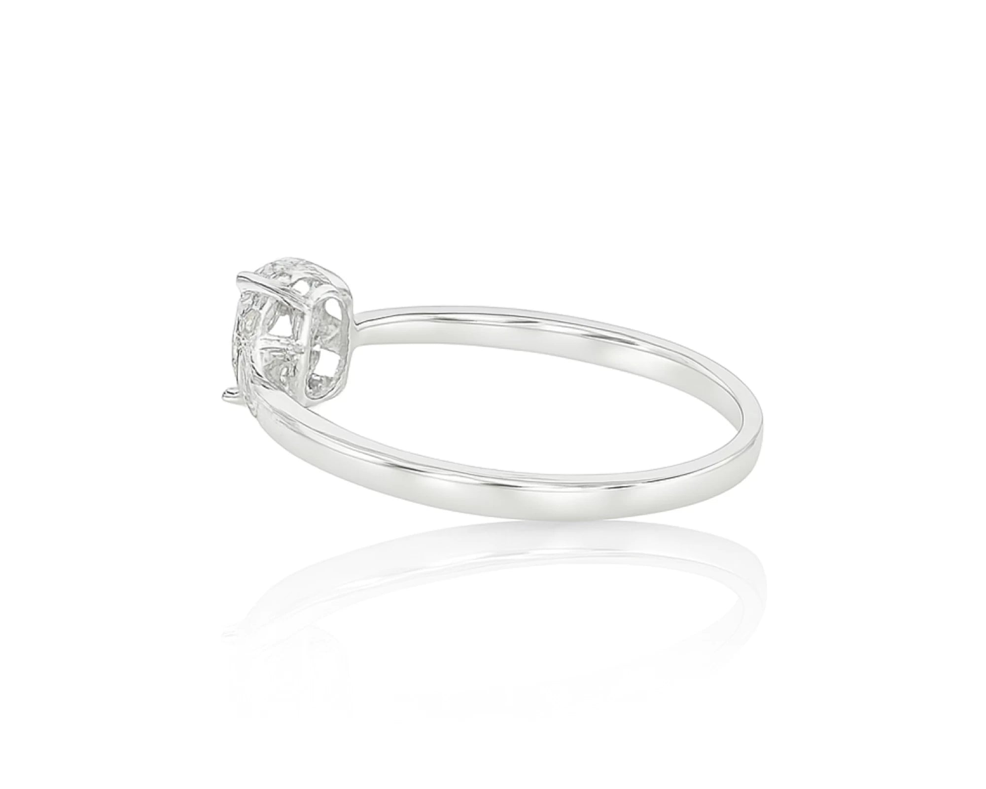 14k Gold Diamond Solitaire Ring with Oval-Cut Center Stone 0.60ct – lifestyle 1722