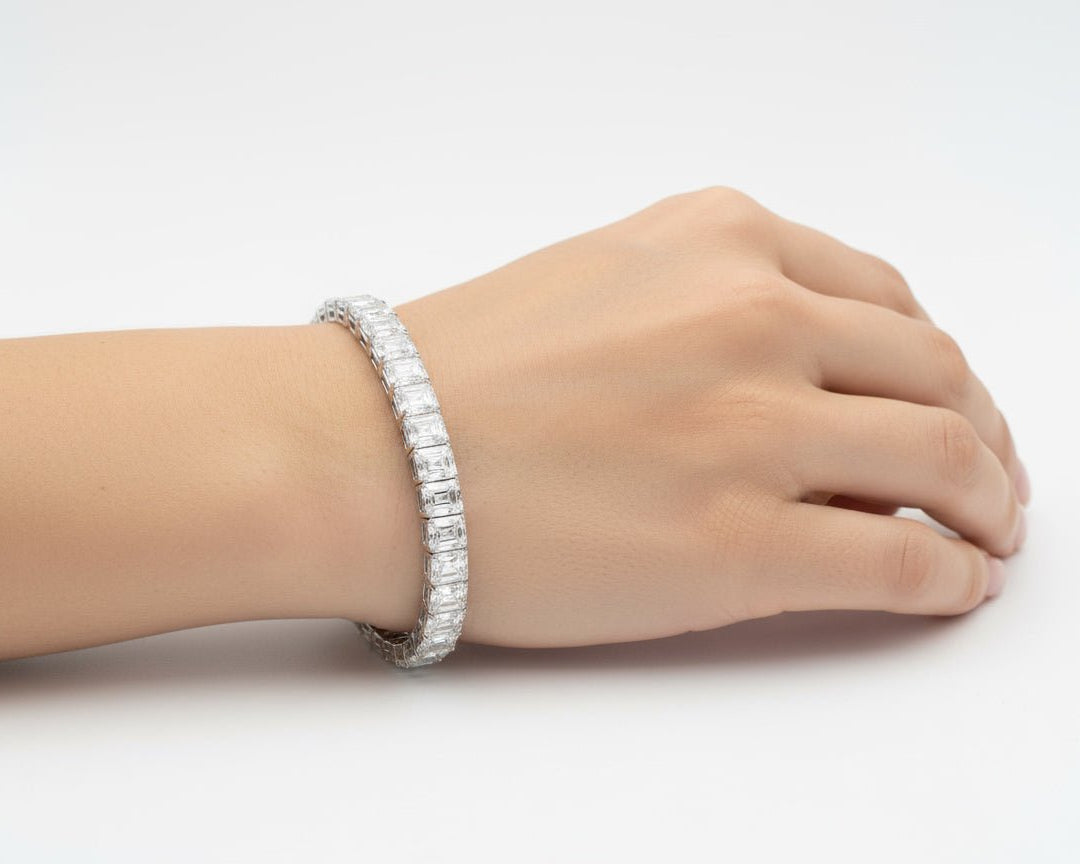 14k Gold Diamond Tennis Bracelet with Emerald - Cut Design 23.32ct - AVI THE JEWELER