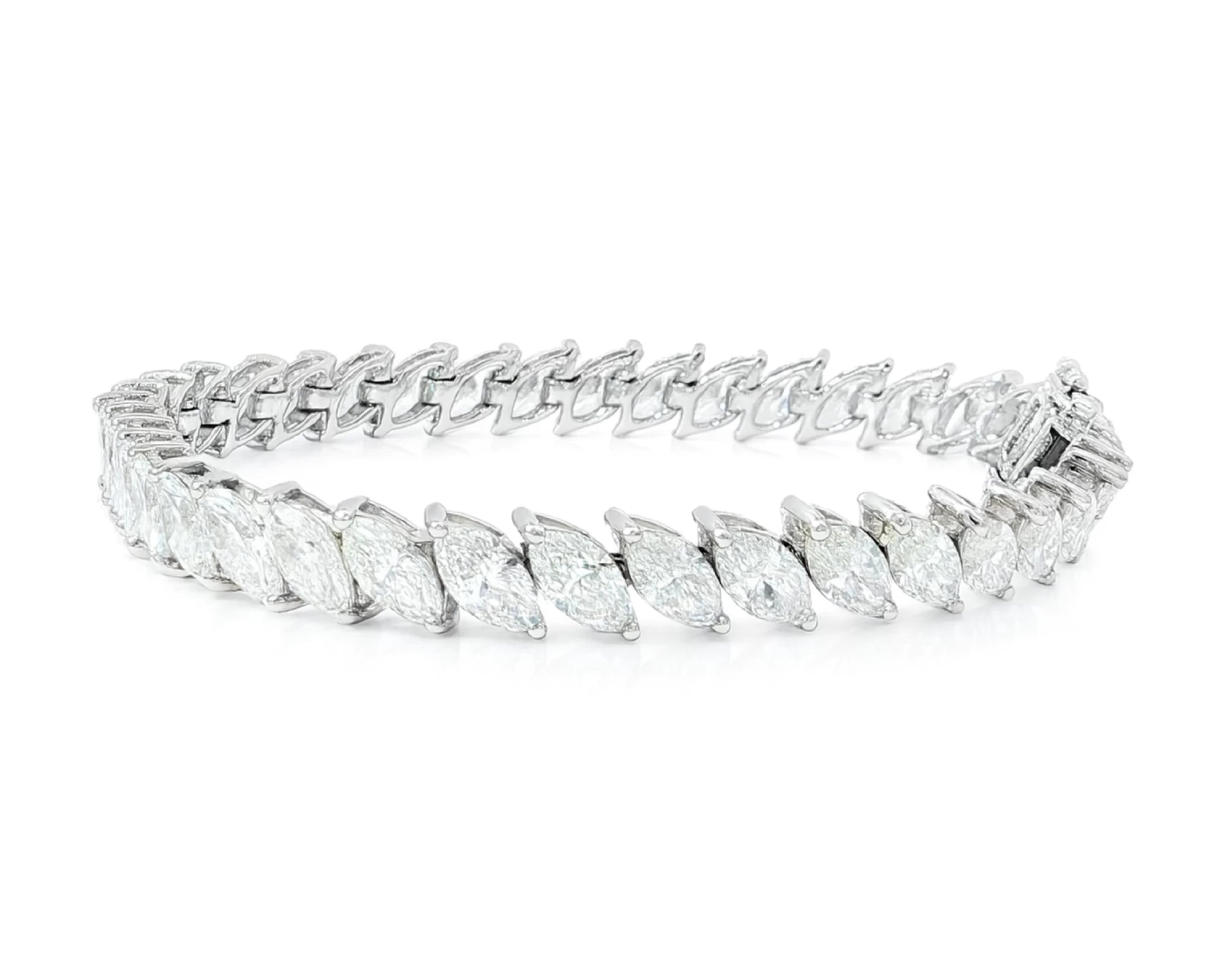 14k Gold Diamond Tennis Bracelet with Marquise-Cut Design 13.35ct – lifestyle 4472