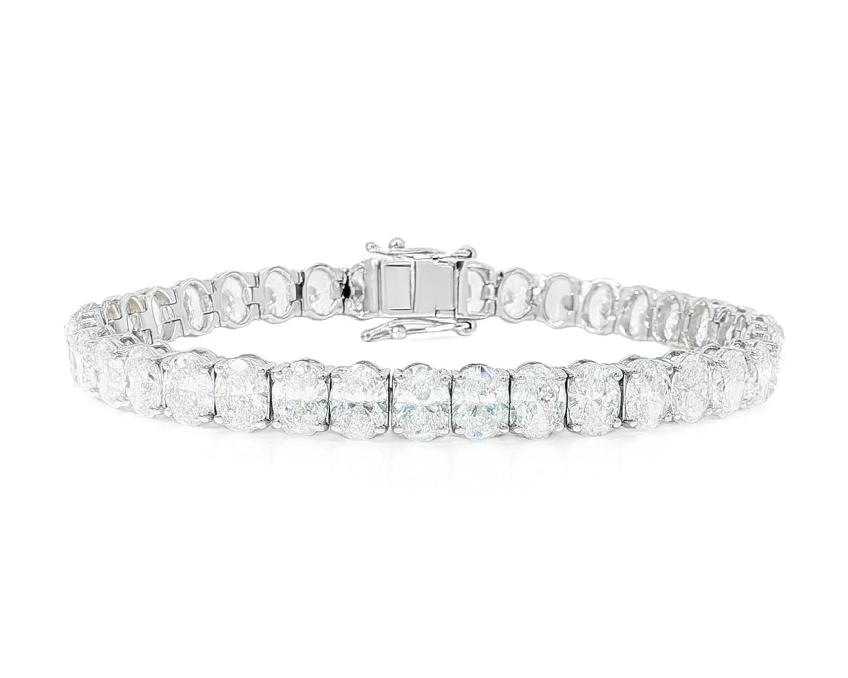 14k Gold Diamond Tennis Bracelet with Oval-Cut Design 17.83ct – lifestyle 4395