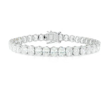 14k Gold Diamond Tennis Bracelet with Oval-Cut Design 17.83ct