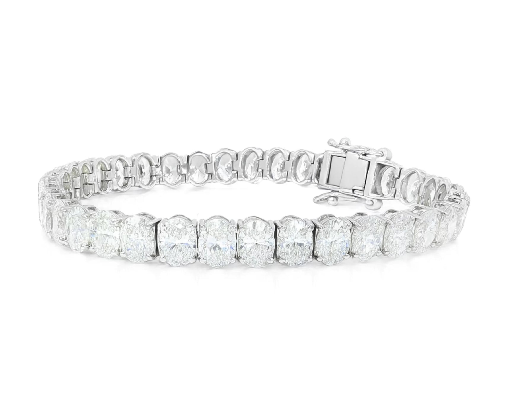 14k Gold Diamond Tennis Bracelet with Oval-Cut Design 17.83ct – lifestyle 4396