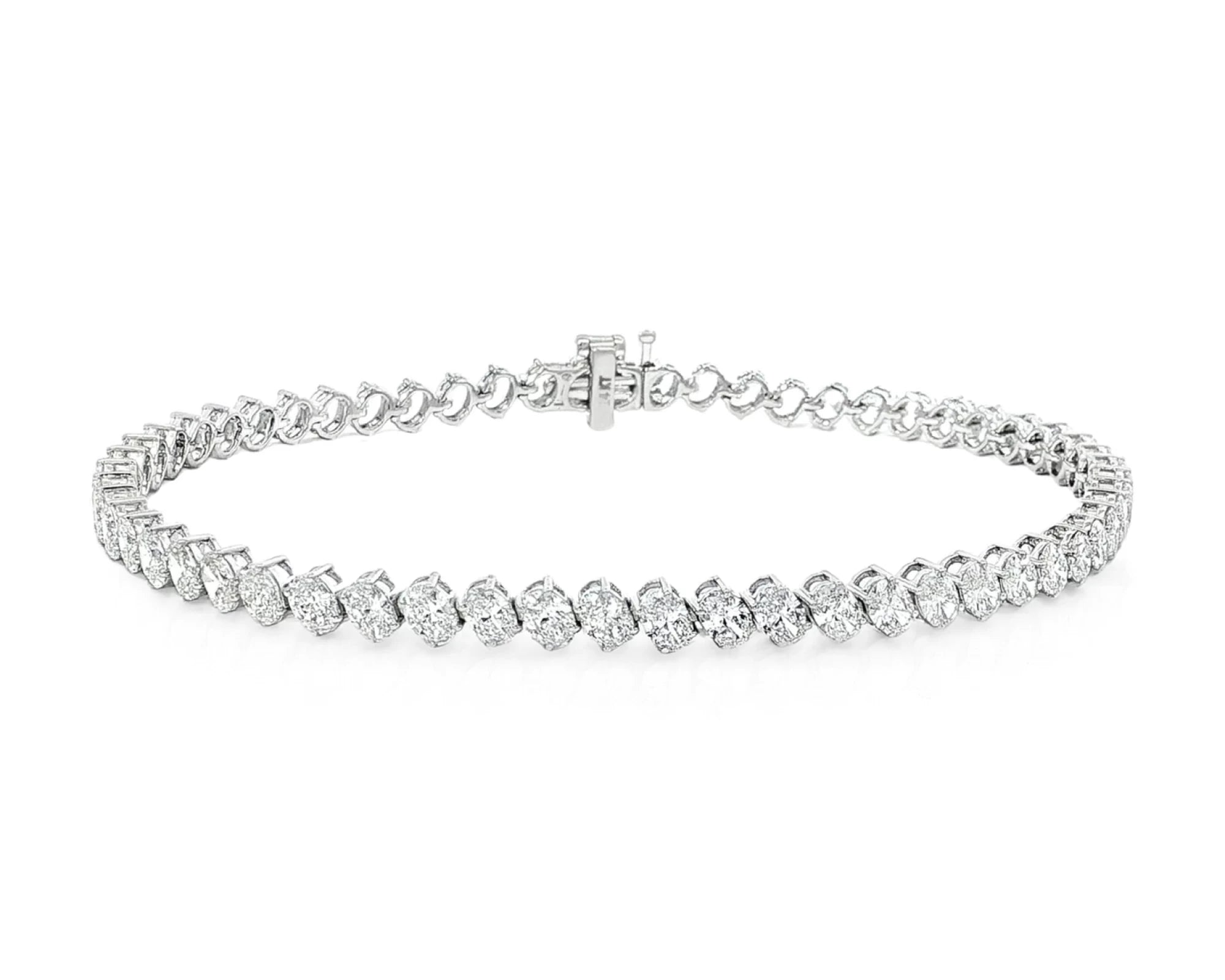 14K Gold Diamond Tennis Bracelet with Oval-Cut Design 5.3ct – lifestyle 4178