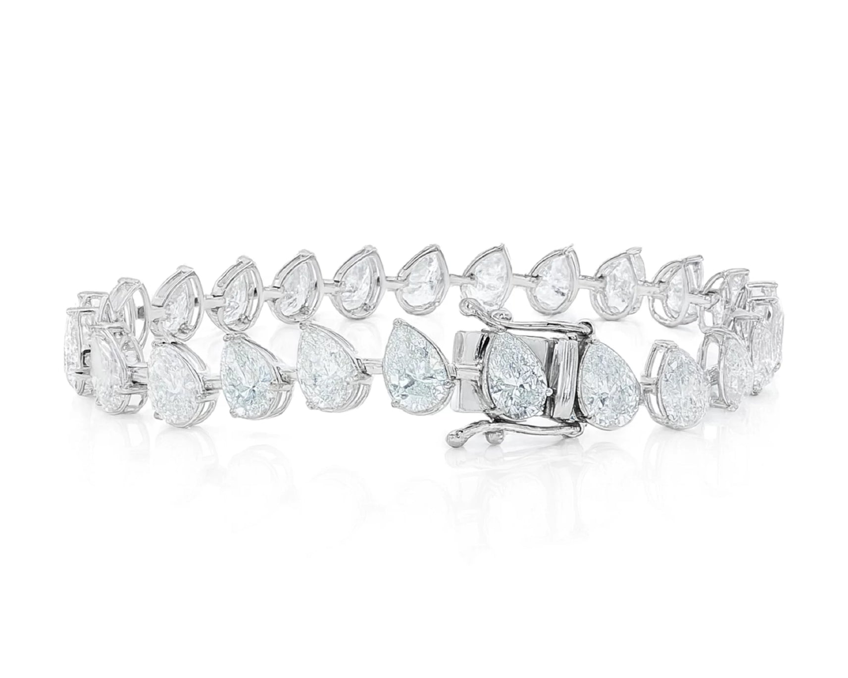 14k Gold Diamond Tennis Bracelet with Pear-Shape Diamond Links 13.71ct – lifestyle 4145