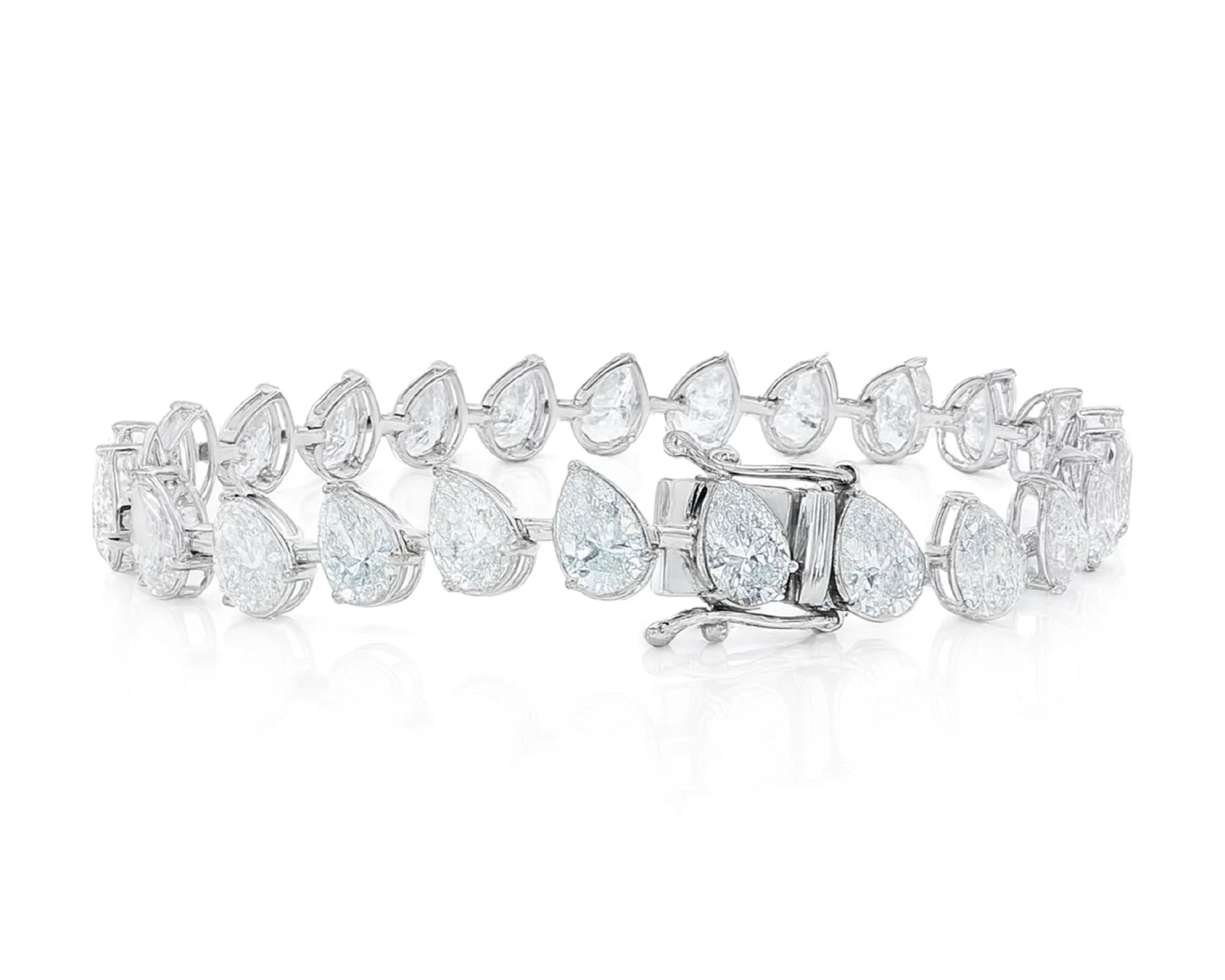 14k Gold Diamond Tennis Bracelet with Pear-Shape Diamond Links 13.71ct – lifestyle 4145