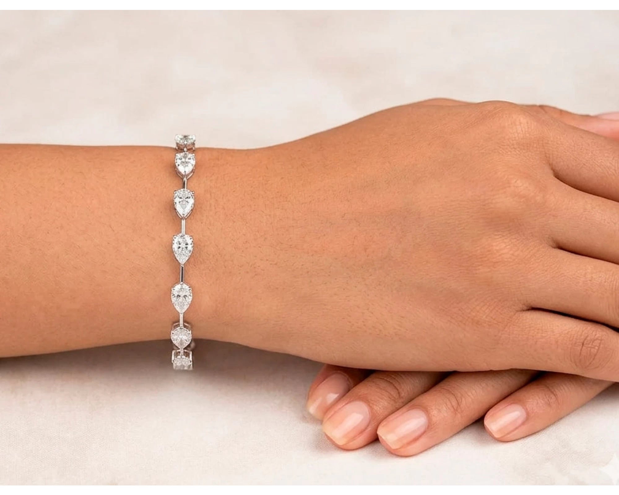 14k Gold Diamond Tennis Bracelet with Pear-Shape Solitaire Links 9.64ct – view 2