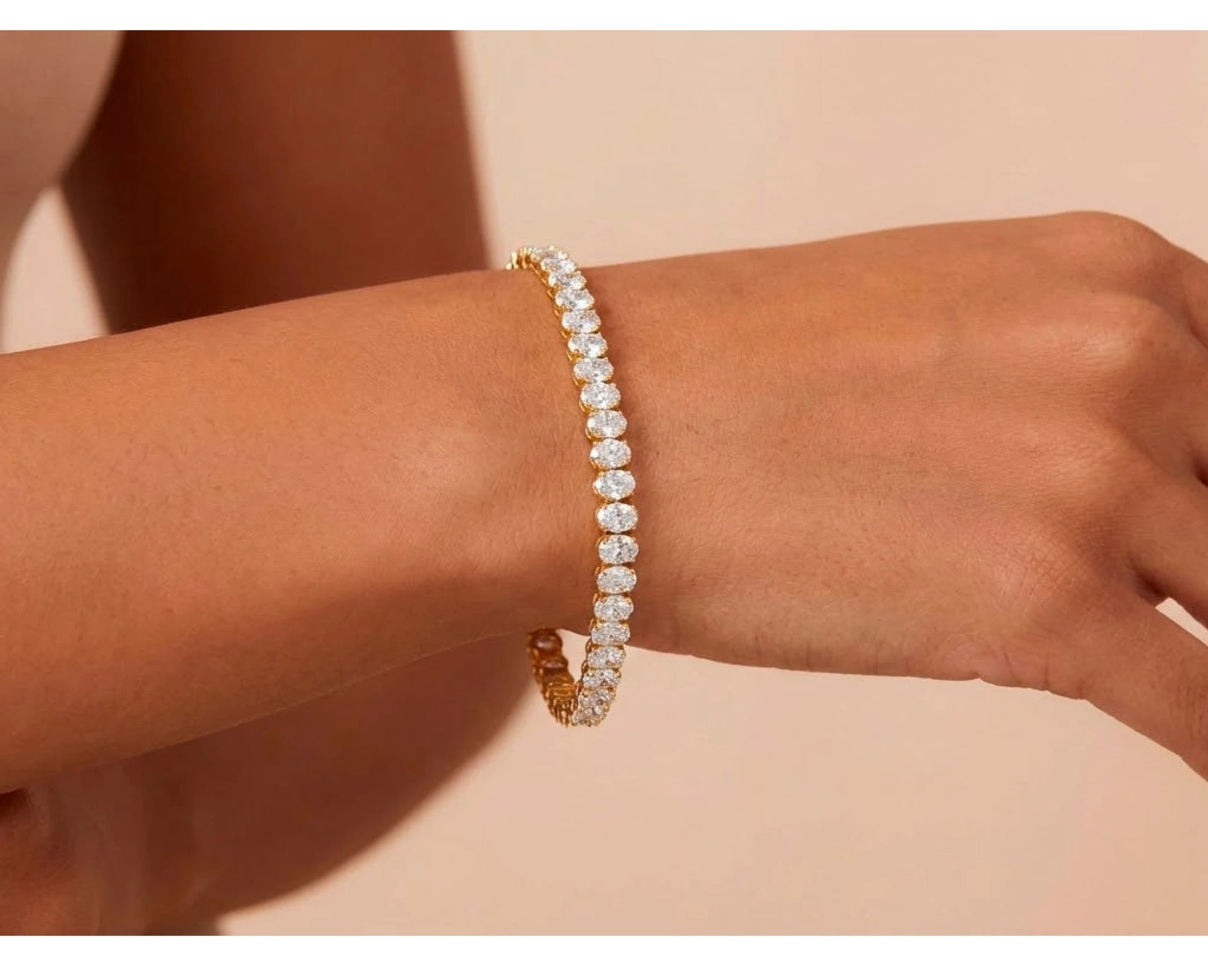 14k Gold Diamond Tennis Bracelet with Round-Cut Design 6.5ct – front view