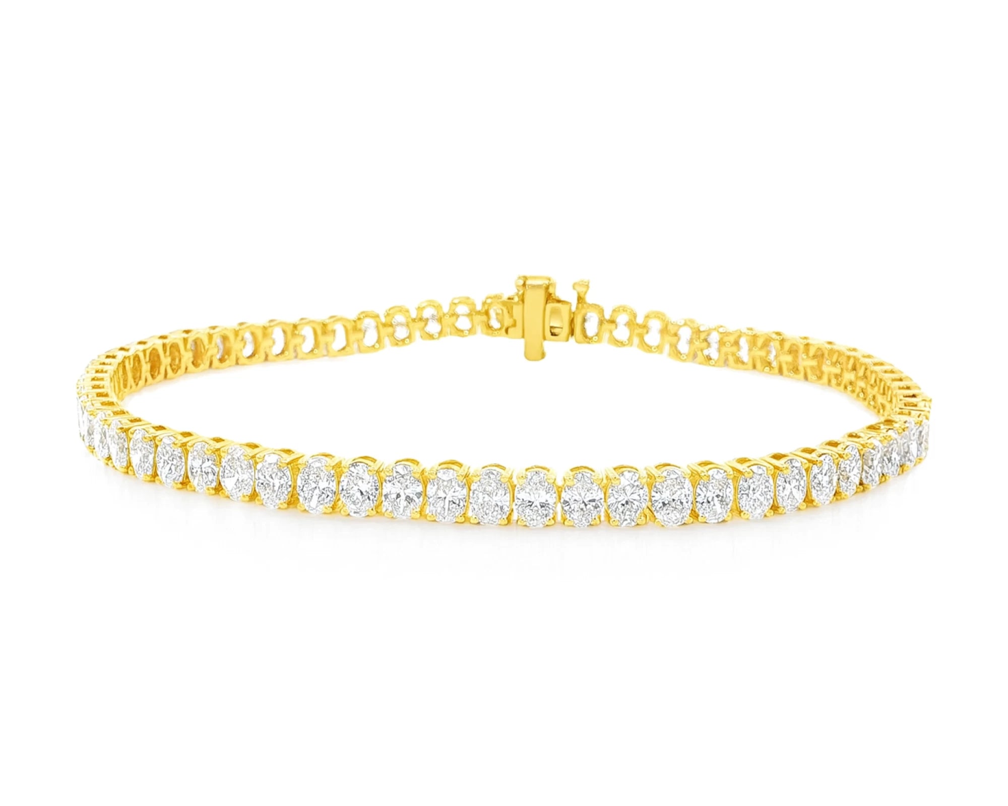 14k Gold Diamond Tennis Bracelet with Round-Cut Design 6.5ct – lifestyle 4204
