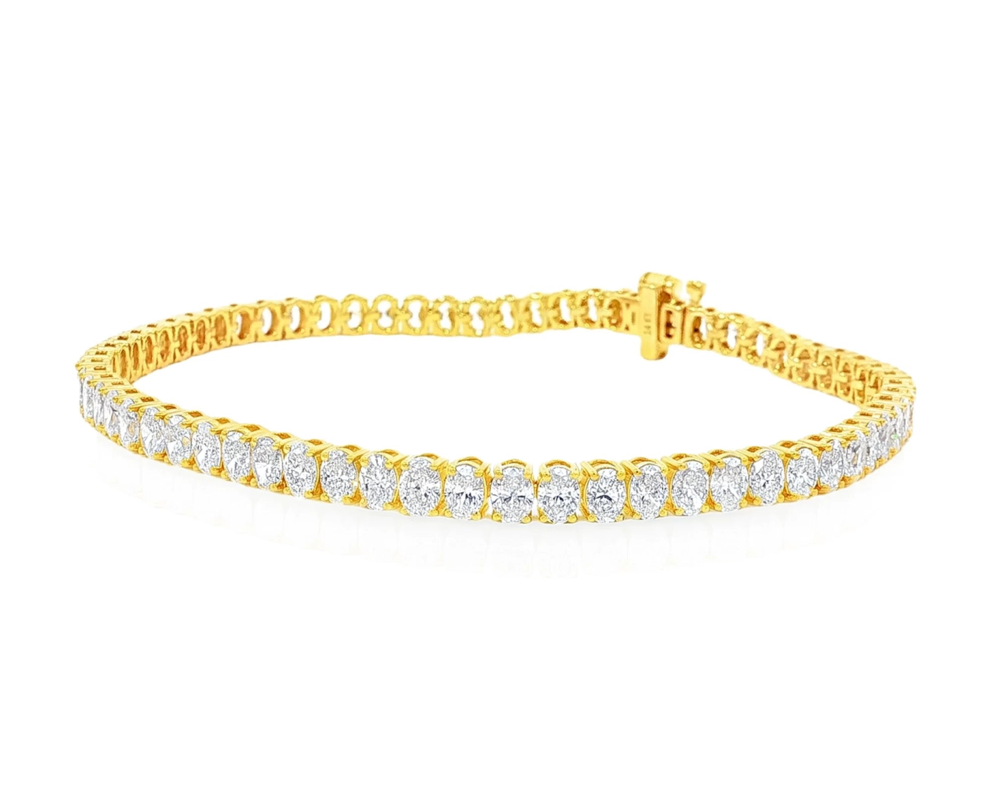 14k Gold Diamond Tennis Bracelet with Round-Cut Design 6.5ct – lifestyle 4205