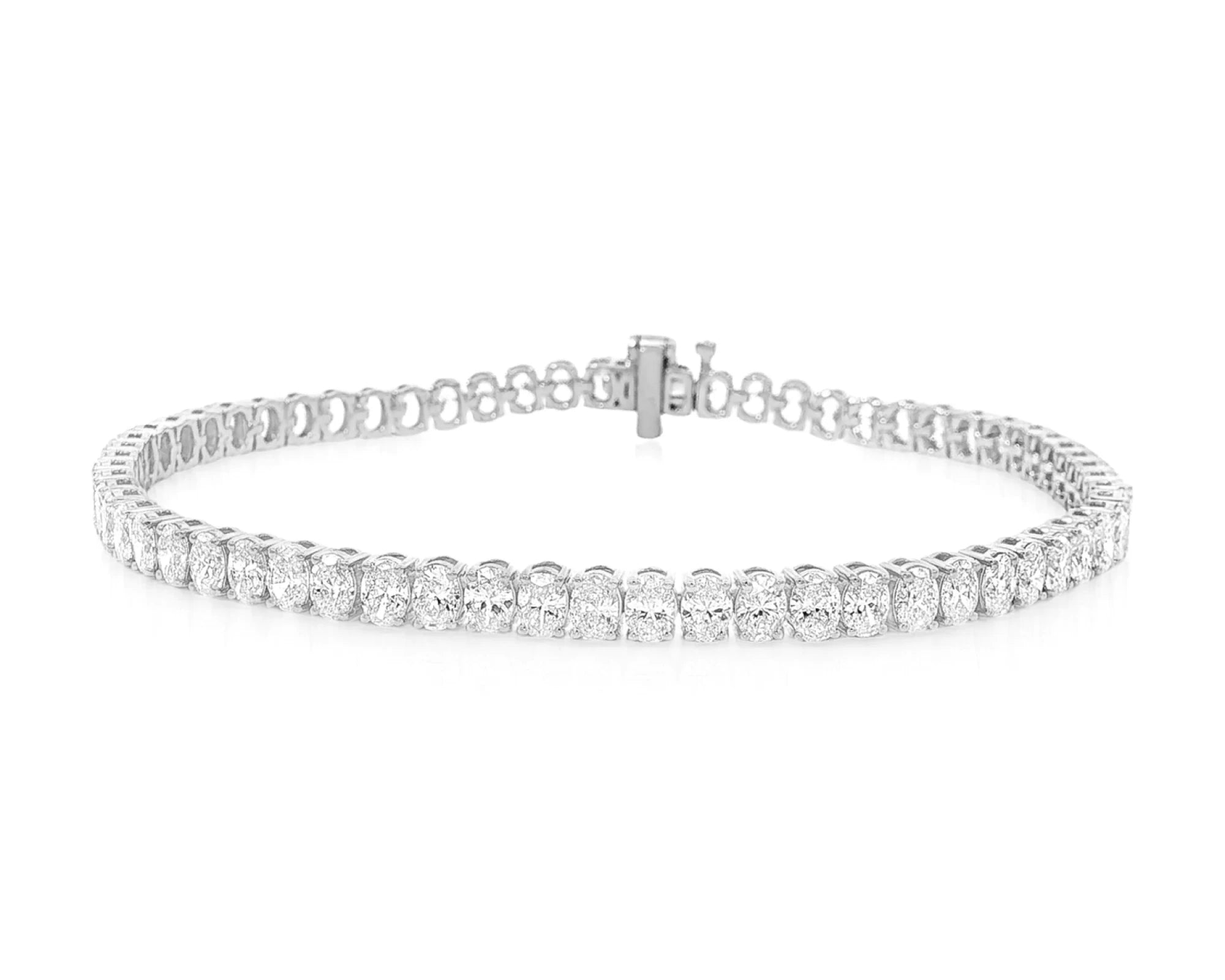 14k Gold Diamond Tennis Bracelet with Round-Cut Design 6.5ct – lifestyle 4208