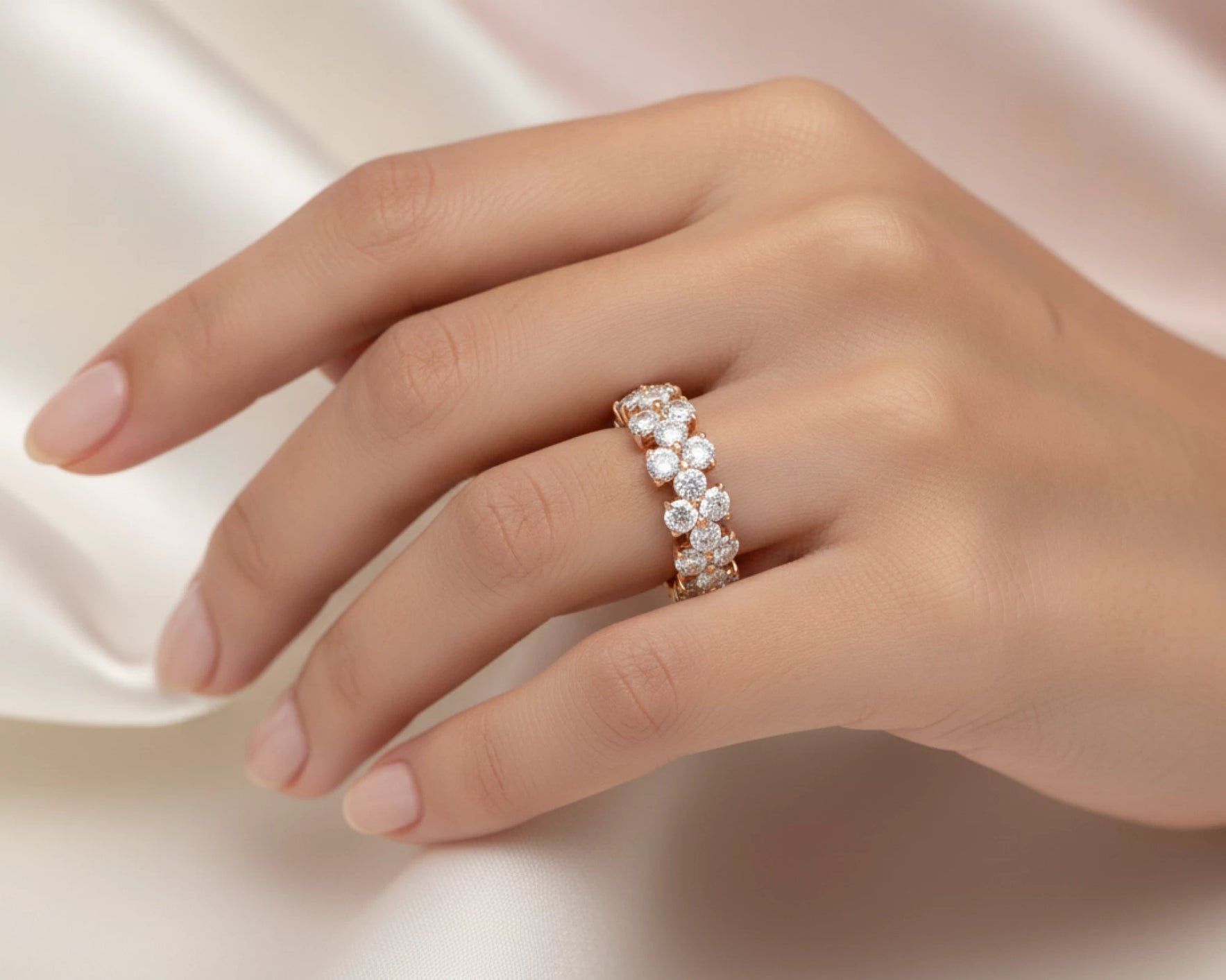 14k Gold Eternity Ring with Round Brilliant Cut Diamonds 5.00ct – lifestyle 1589