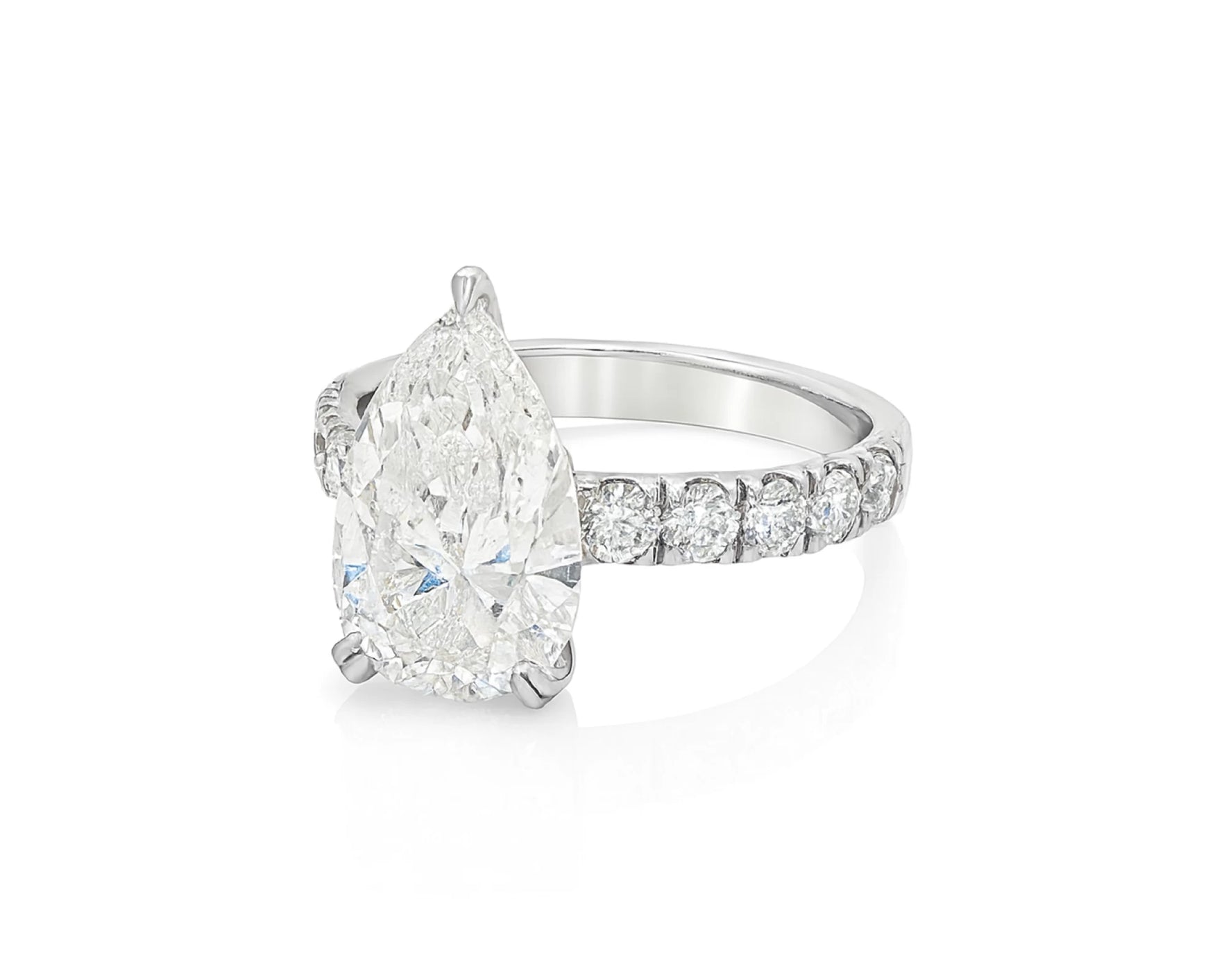 14k Pear Cut  Micropavé Engagement Ring 3.73 CT – lifestyle 2599