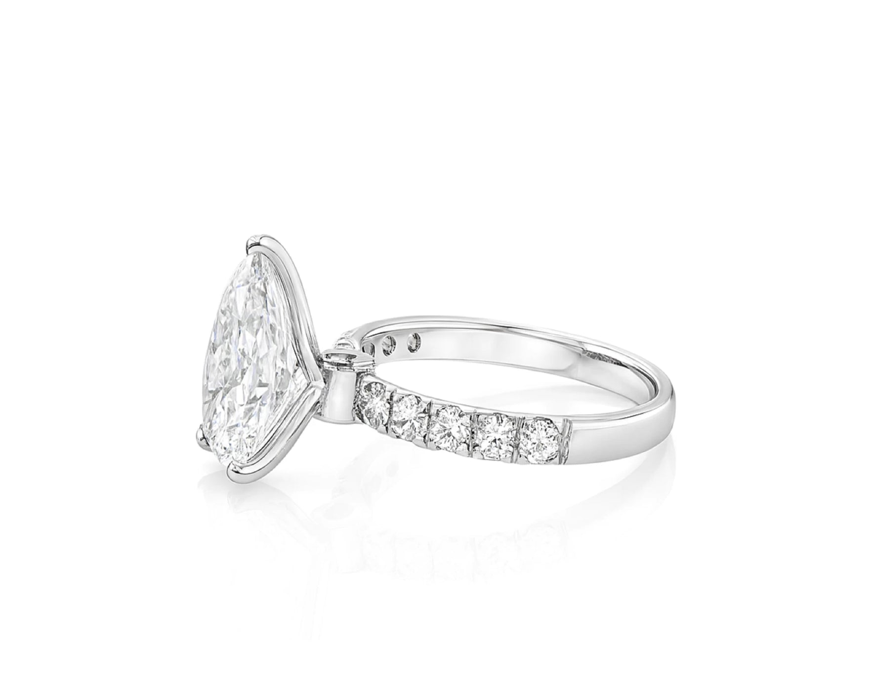14k Pear Cut  Micropavé Engagement Ring 3.73 CT – lifestyle 2600
