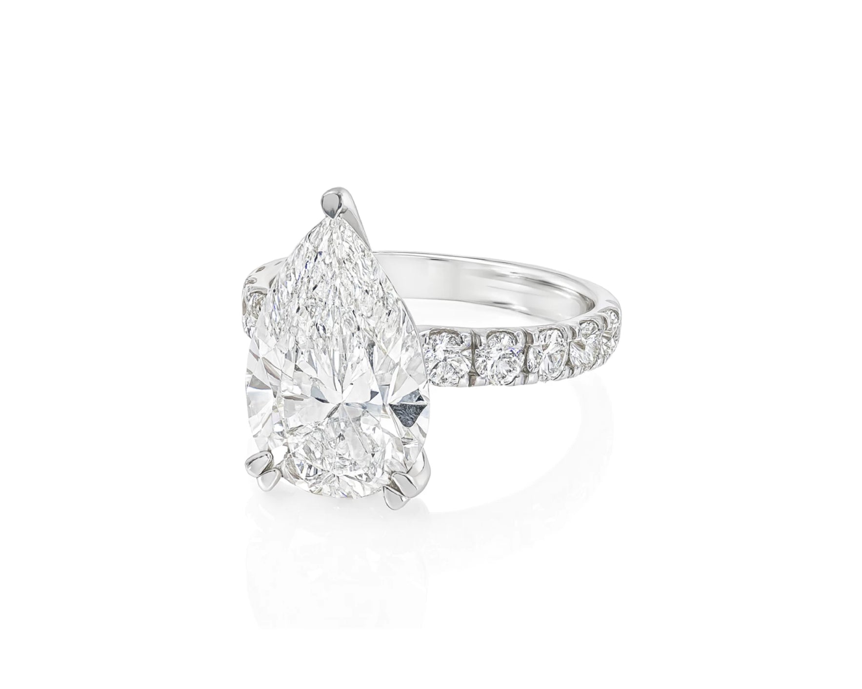14k Pear Cut Micropavé Engagement Ring 5.02 CT – lifestyle 2587