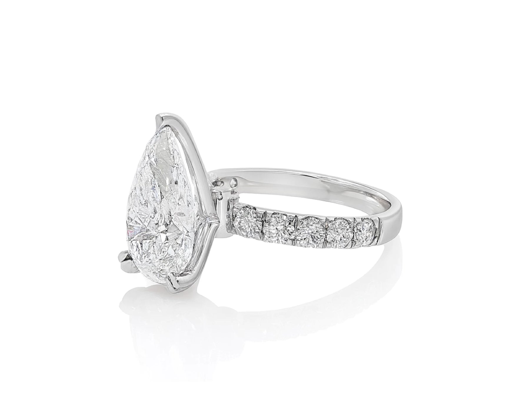 14k Pear Cut Micropavé Engagement Ring 5.02 CT – lifestyle 2588